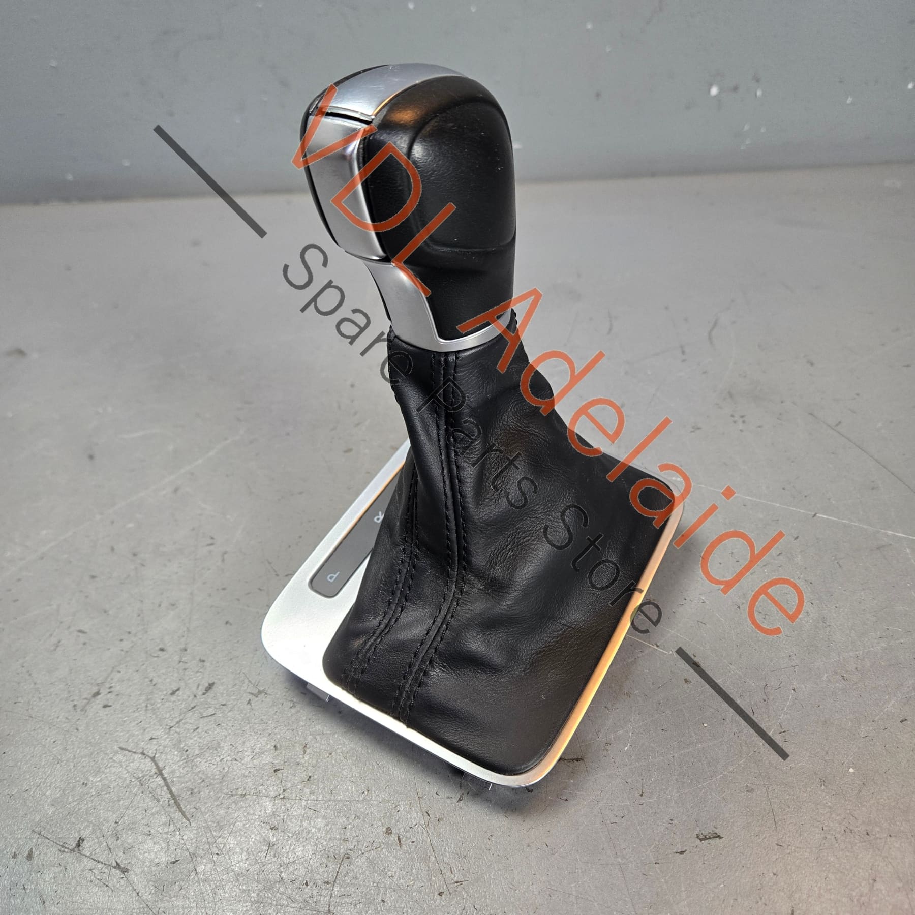 7P2713203ETVJ    VW Touareg 7P Gear Shift Shifter Cover Knob RHD 7P2713203E