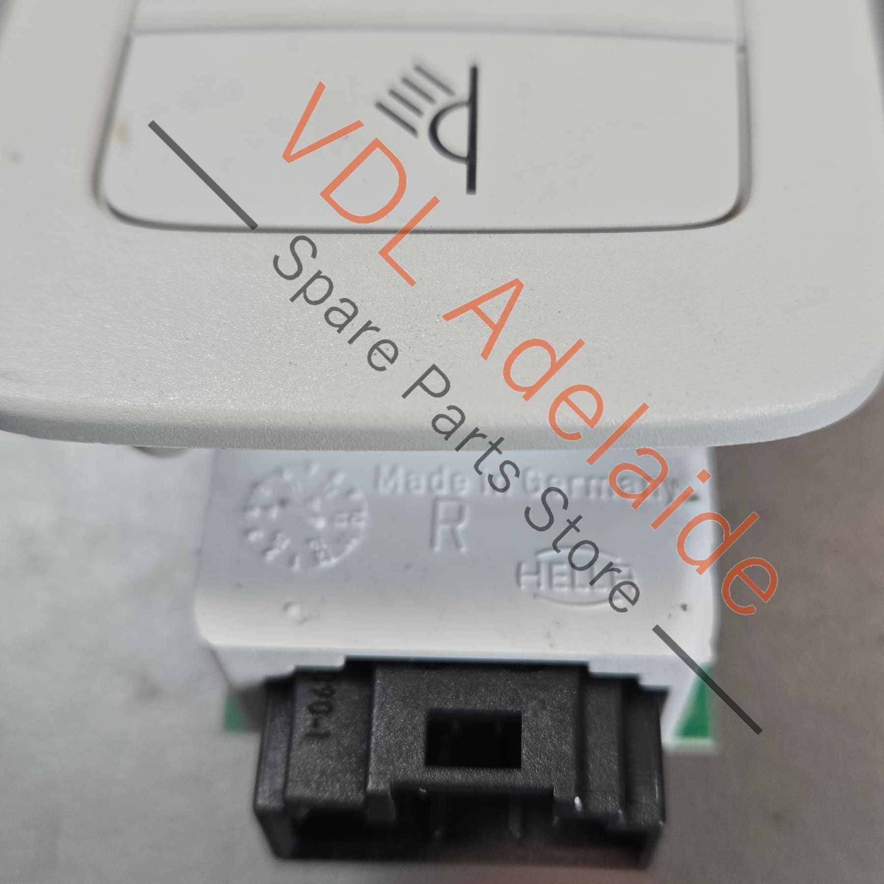 7P6947292GY20    VW Touareg 7P Interior Reading Light Rear Right 7P6947292G Pearl Grey