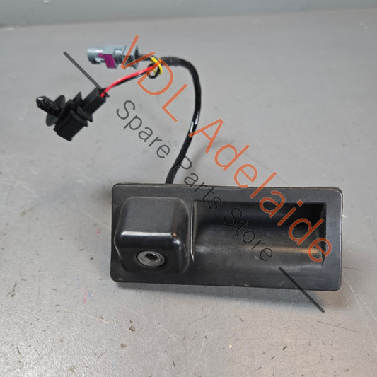 3C9827566A    VW Touareg 7P Switch for Electric Lid Lock Actuator with Reversing Camera 3C9827566A