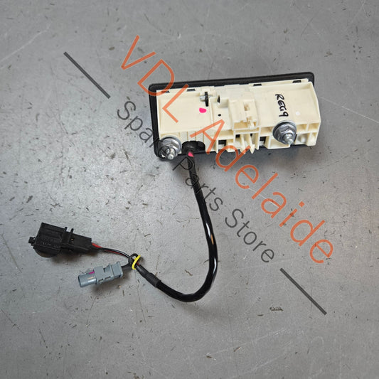 3C9827566A    VW Touareg 7P Switch for Electric Lid Lock Actuator with Reversing Camera 3C9827566A