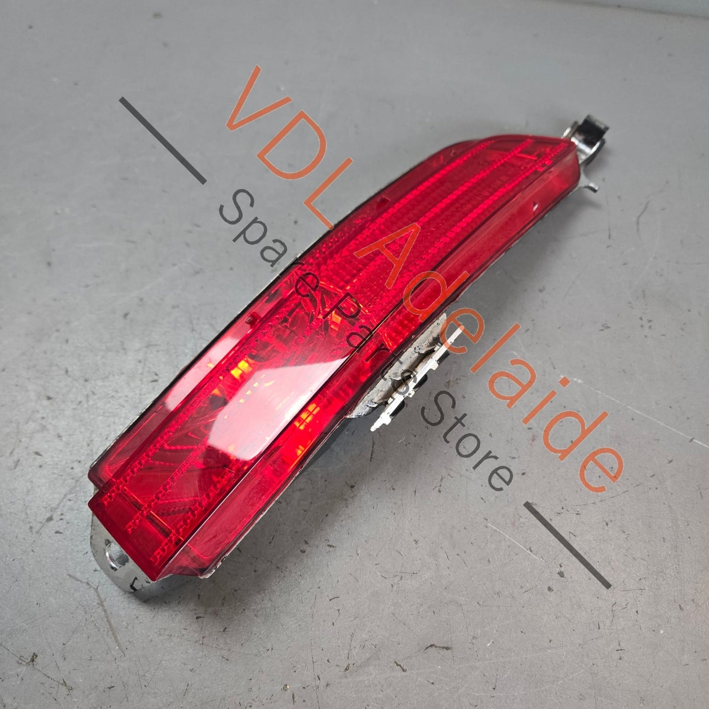 7P6945701C    VW Touareg 7P Rear Left Reflector Trim 7P6945701C