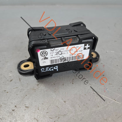 7P0907652    VW Touareg 7P Yaw Rate ESP Sensor Module 7P0907652