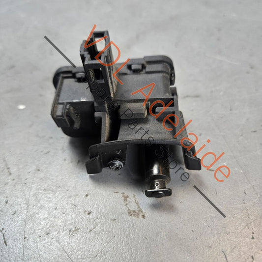 7P0810773D 7P0810773F   VW Touareg 7P Throttle Control Opening Element for Fuel Filler Flap 7P0810773D