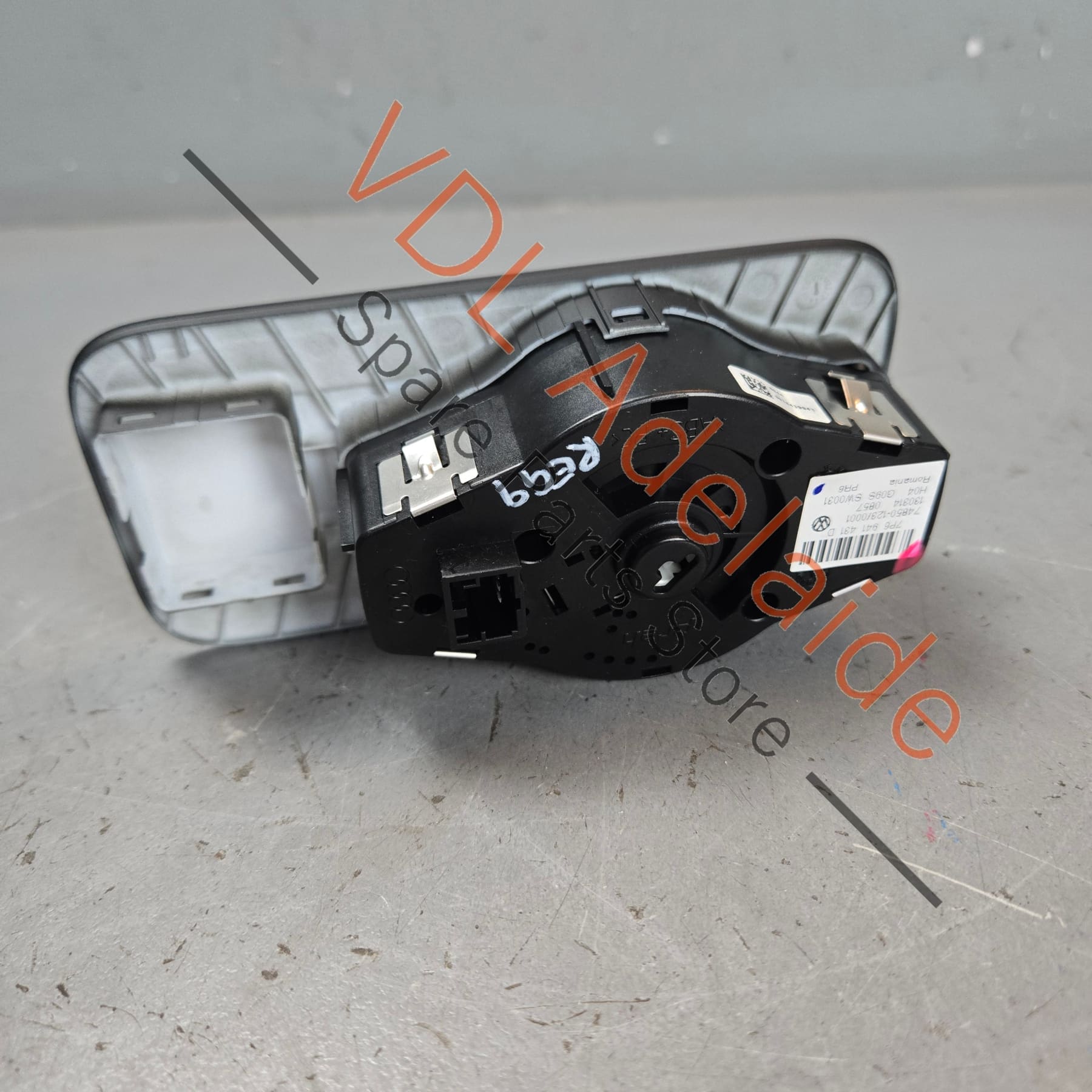 7P6941431D    VW Touareg 7P Headlight Combination Combi Switch 7P6941431D