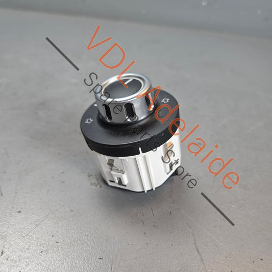 7P6927135A    VW Touareg 7P Switch for Level Control System 7P6927135A
