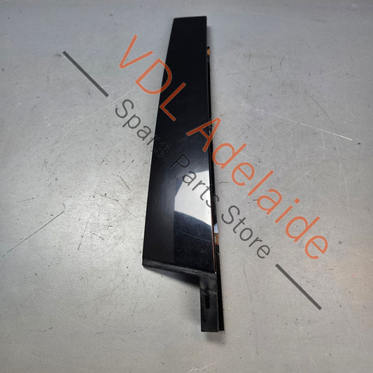 7P6837902B    VW Touareg 7P Front Right B-Pillar Exterior Trim 7P6837902B