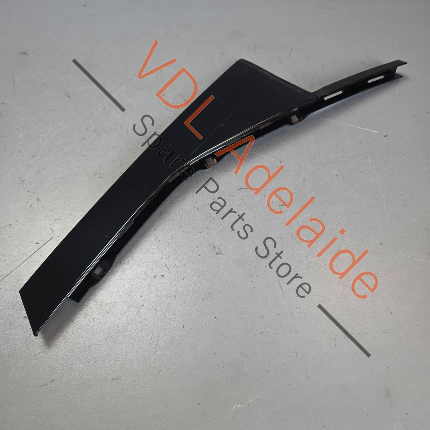 7P6839903C    VW Touareg 7P Rear Left Door Exterior Trim 7P6839903C