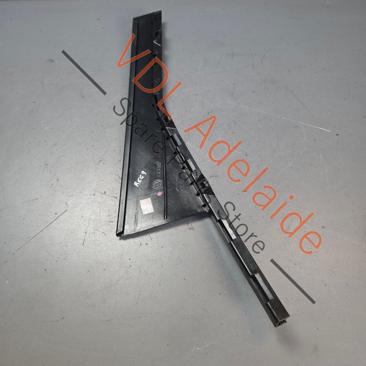 7P6839903C    VW Touareg 7P Rear Left Door Exterior Trim 7P6839903C