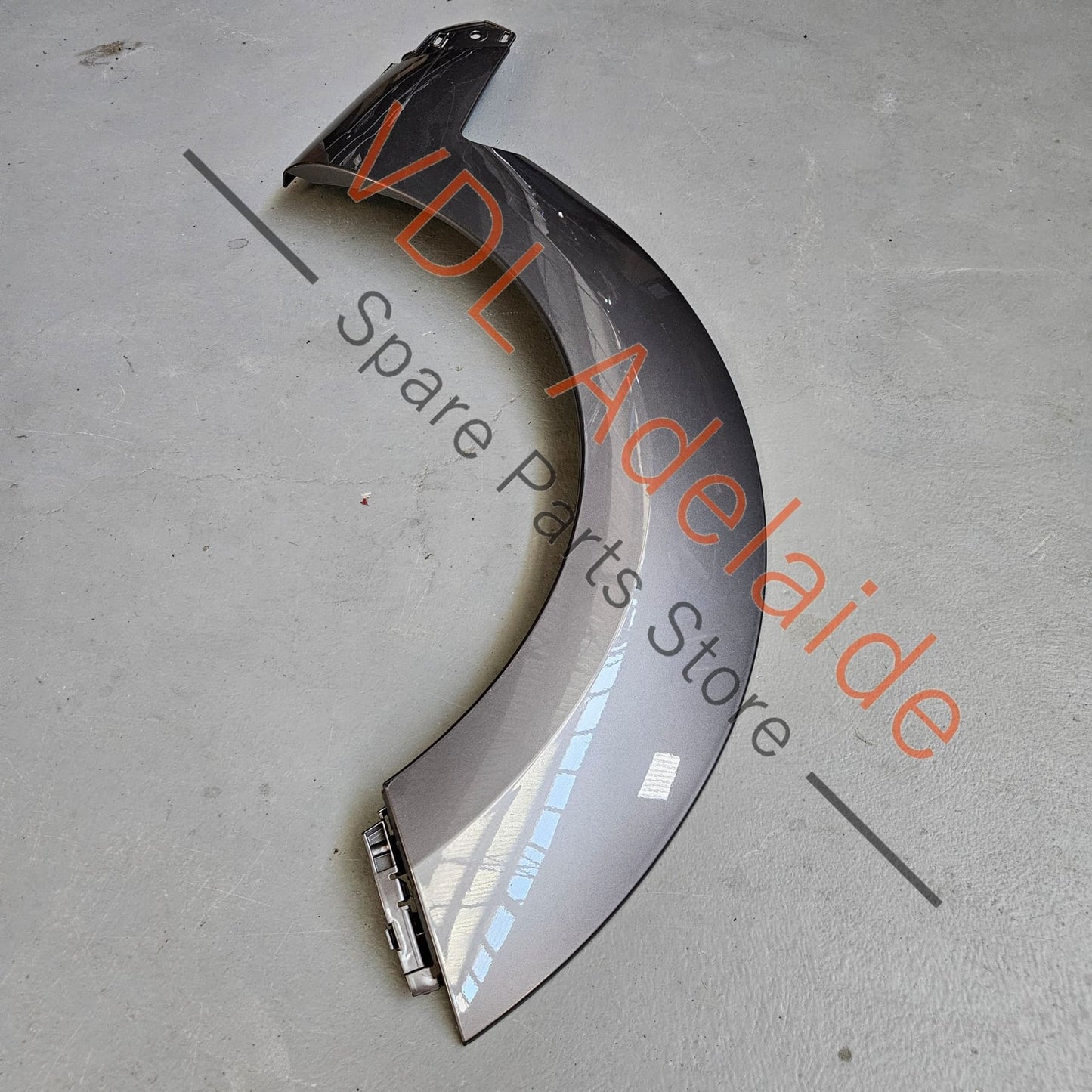 788A37508R    Renault Megane III DZ0/1 RS250 265 275 Left Rear Quarter Molding Flare Wheel Arch Trim 788A37508R Oyster Grey