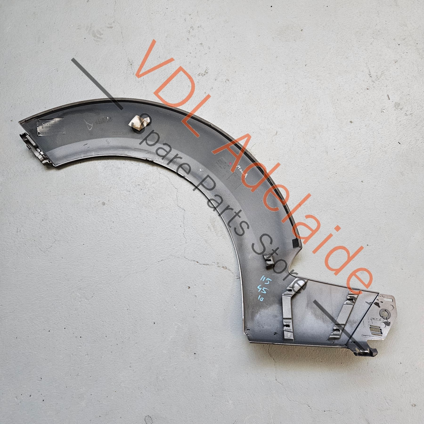 788A37508R    Renault Megane III DZ0/1 RS250 265 275 Left Rear Quarter Molding Flare Wheel Arch Trim 788A37508R Oyster Grey