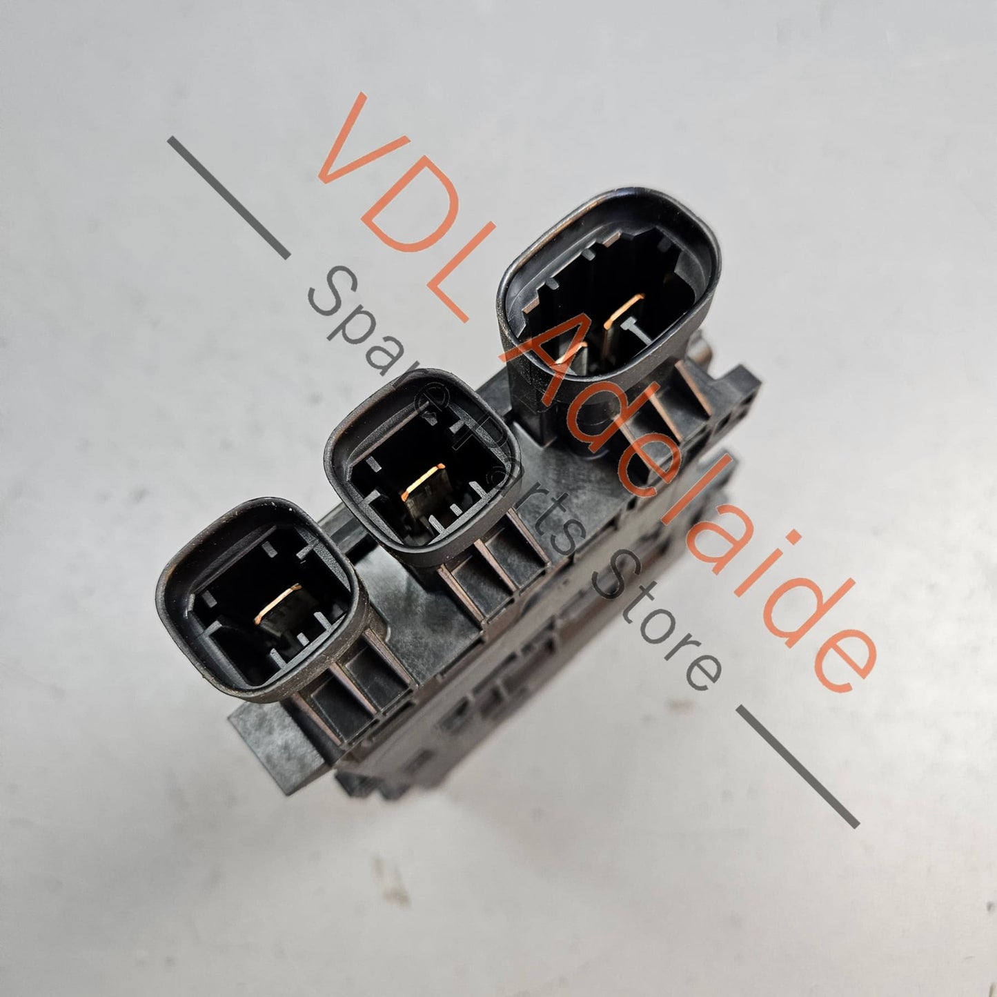 243800010R    Renault Main Battery Control Unit Circuit Breaker Fuse 243800010R 243800005R