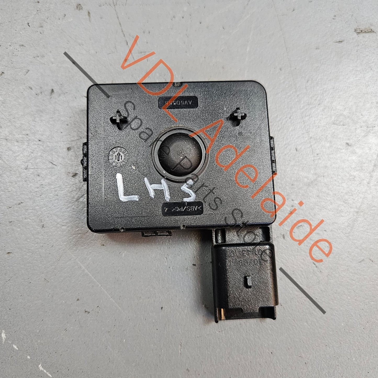 806070033R    Renault Megane 3 III LHS Left Door Handle Keyless Entry Sensor 806070033R