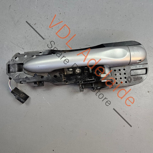 806070033R    Renault Megane III 3 Passenger Side Exterior Door Handle Set 806B03759R 285980194R 806070033R