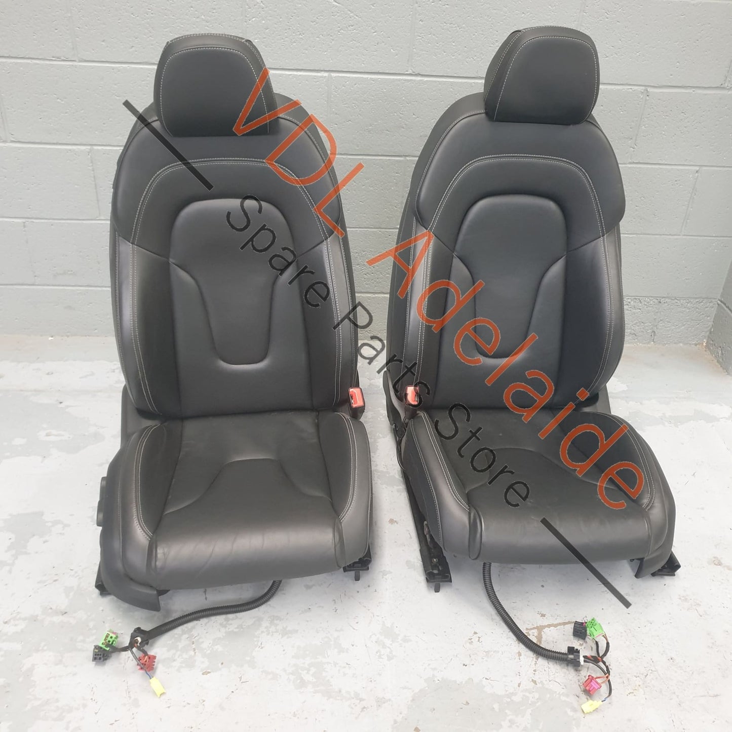 Audi R8 Type 42 Pair of Black Electric Adjustable Heated Leather Seats