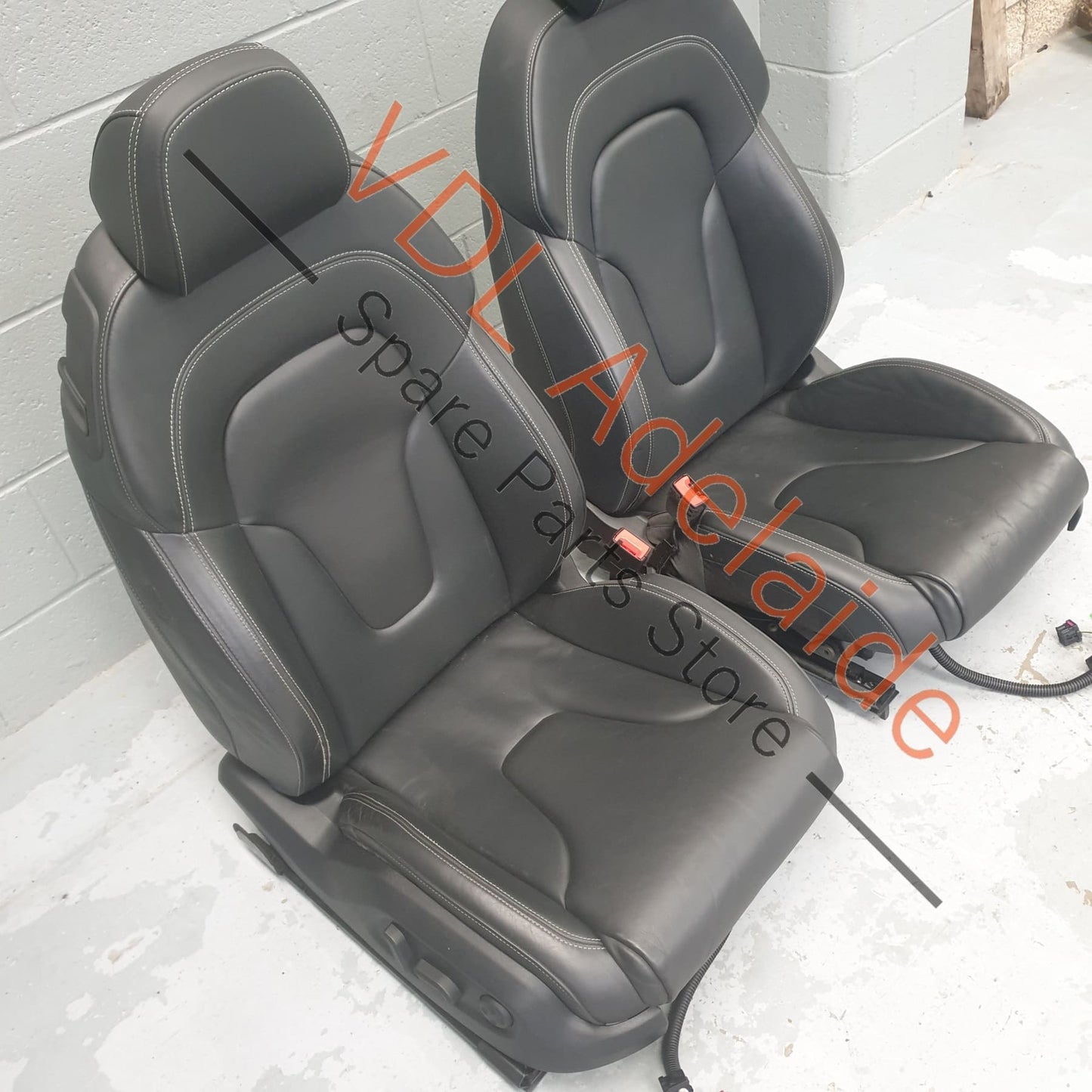 Audi R8 Type 42 Pair of Black Electric Adjustable Heated Leather Seats