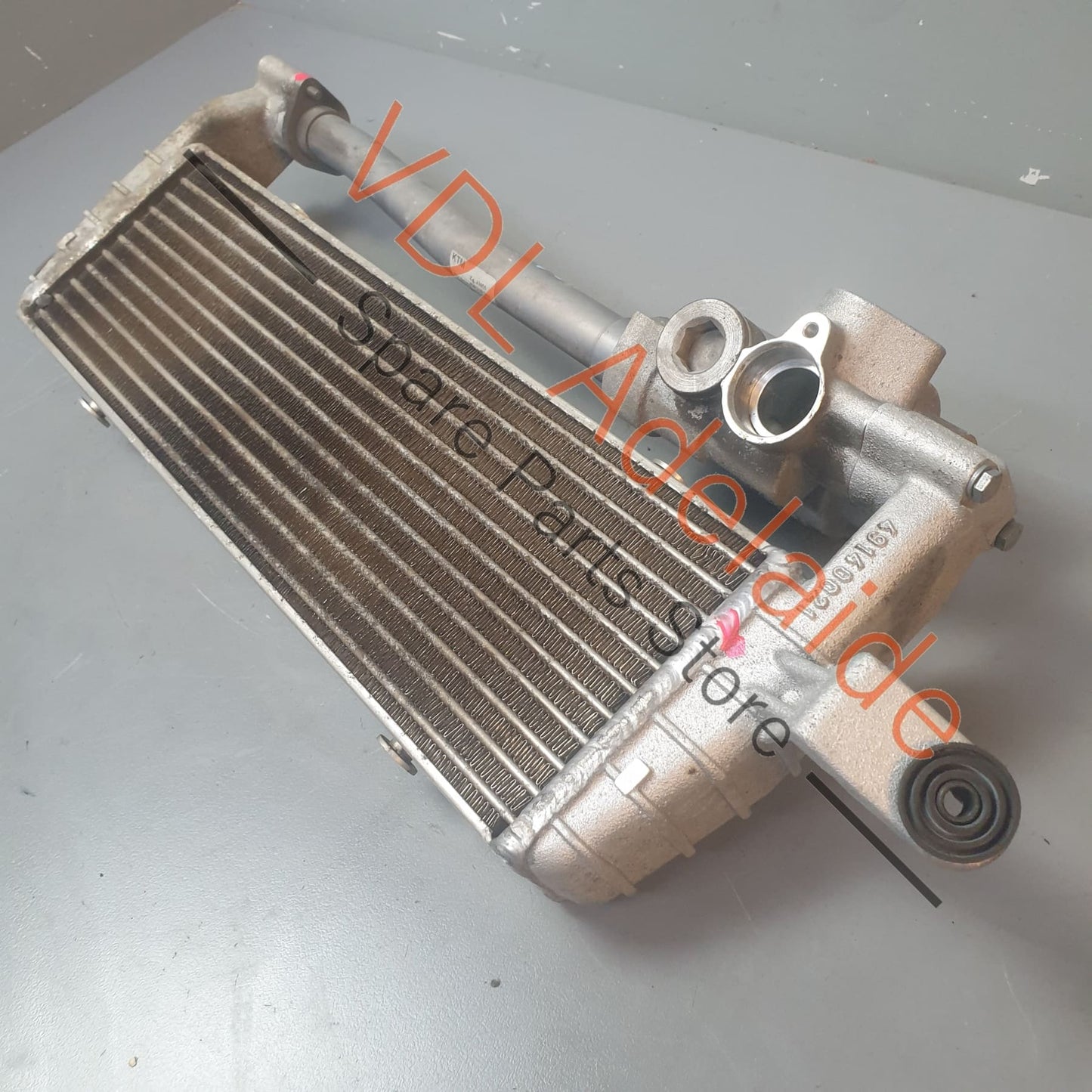 Audi R8 424 Engine Oil Cooler for Coupe 420117015A