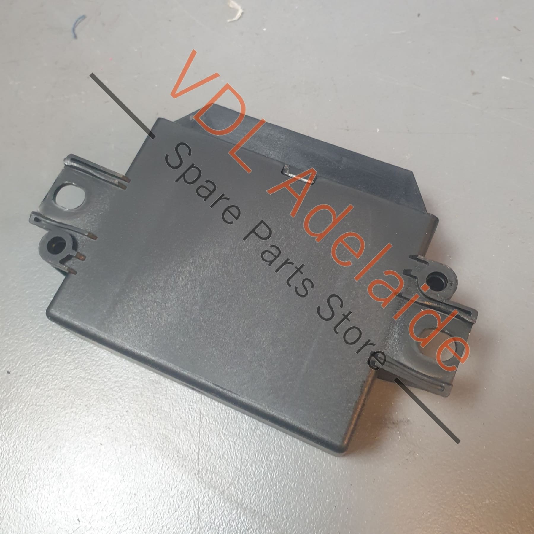 Audi R8 42 Vehicle Tracking Location System Module 8K0907440A