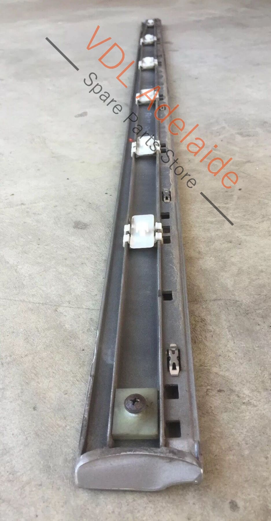 Mercedes W211 E-Class Door Moulding Front Right Cubanite Silver A2116902062 SLE A2116902062