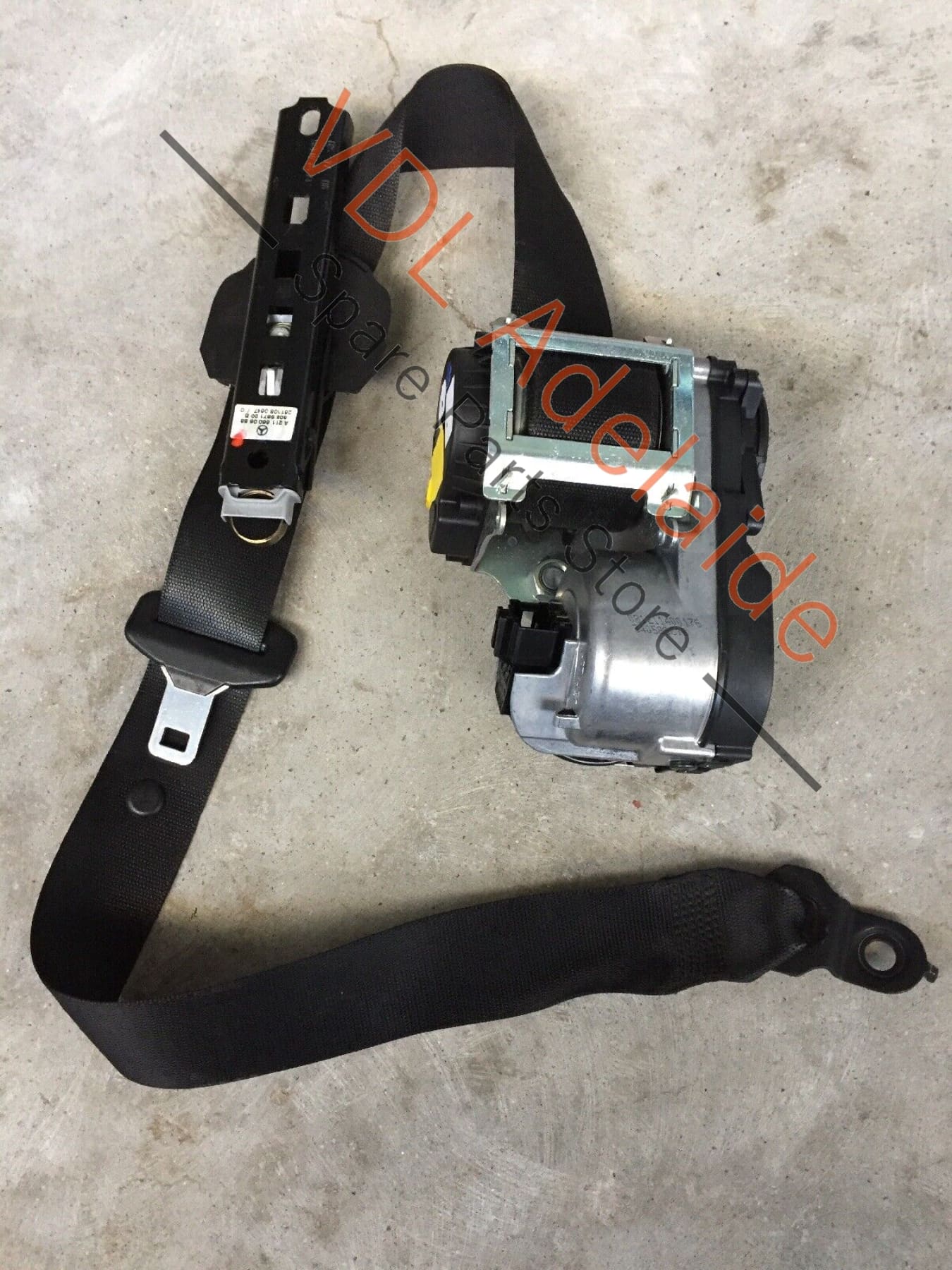 Mercedes Benz W164 ML-Class Front Right Seatbelt Seat Belt A2518601086 COS2 A2518601086