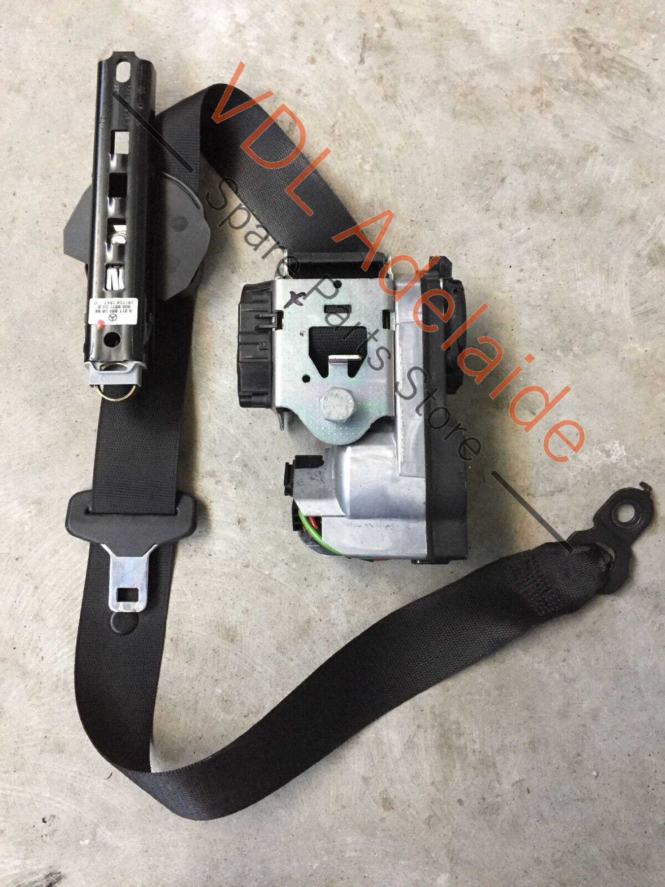 Mercedes Benz W164 ML-Class Front Left Seatbelt Seat Belt A2518608985 COS2 A2518608985