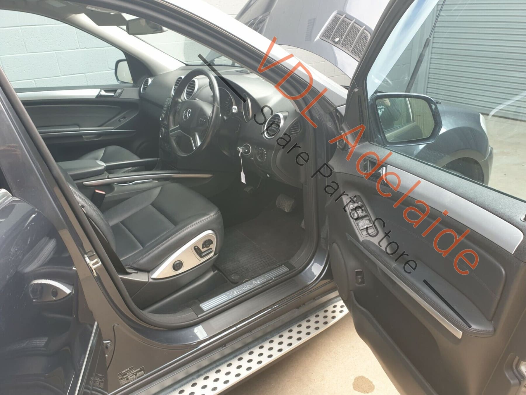 Mercedes Benz W164 ML-Class Front Right Seat Belt Black A2518603686 COS3 A2518603686