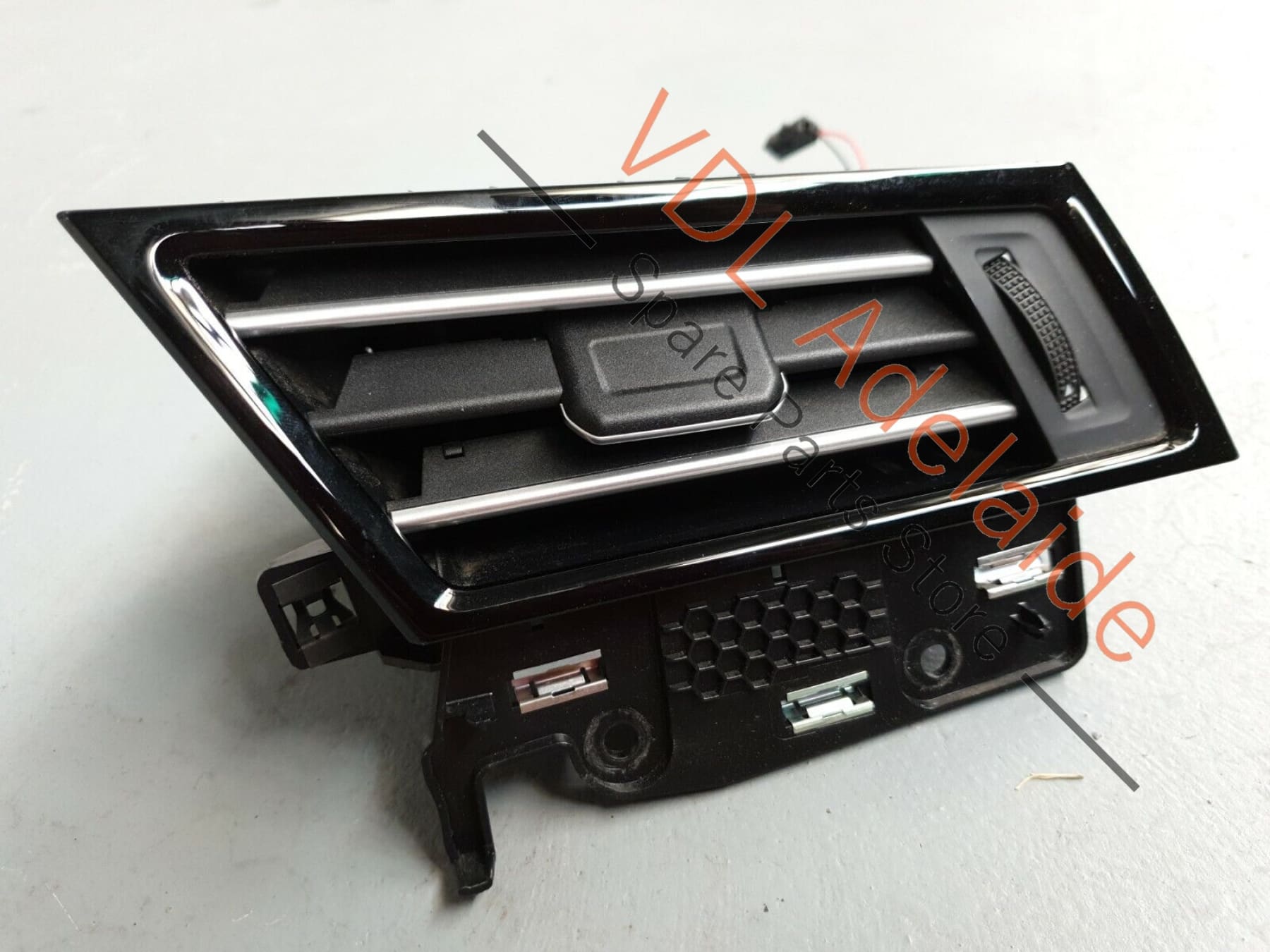 VW Passat Alltrack B8 3G Variant Right Side Dash Air Vent 3G2819702D PAT2 3G2819702DGVK