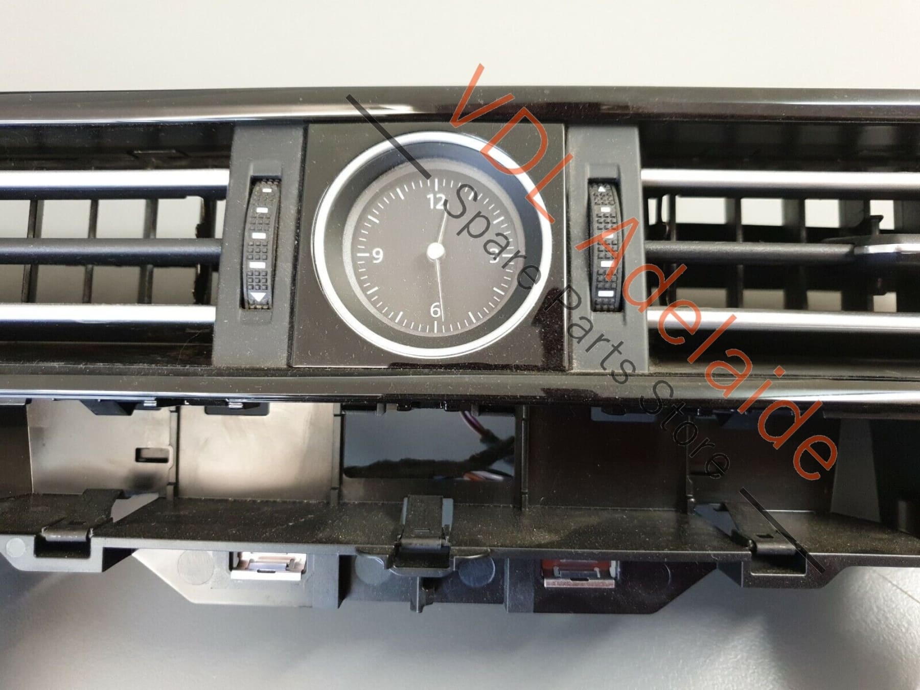 VW Passat Alltrack B8 3G Dash Air Vents Clock Trim Unit 3G2858415F PAT2 3G2858415F