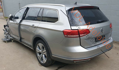 VW Passat B8 3G Rear Right Exterior Door B-Pillar Black Trim 3G0839902T PAT2 3G0839902T