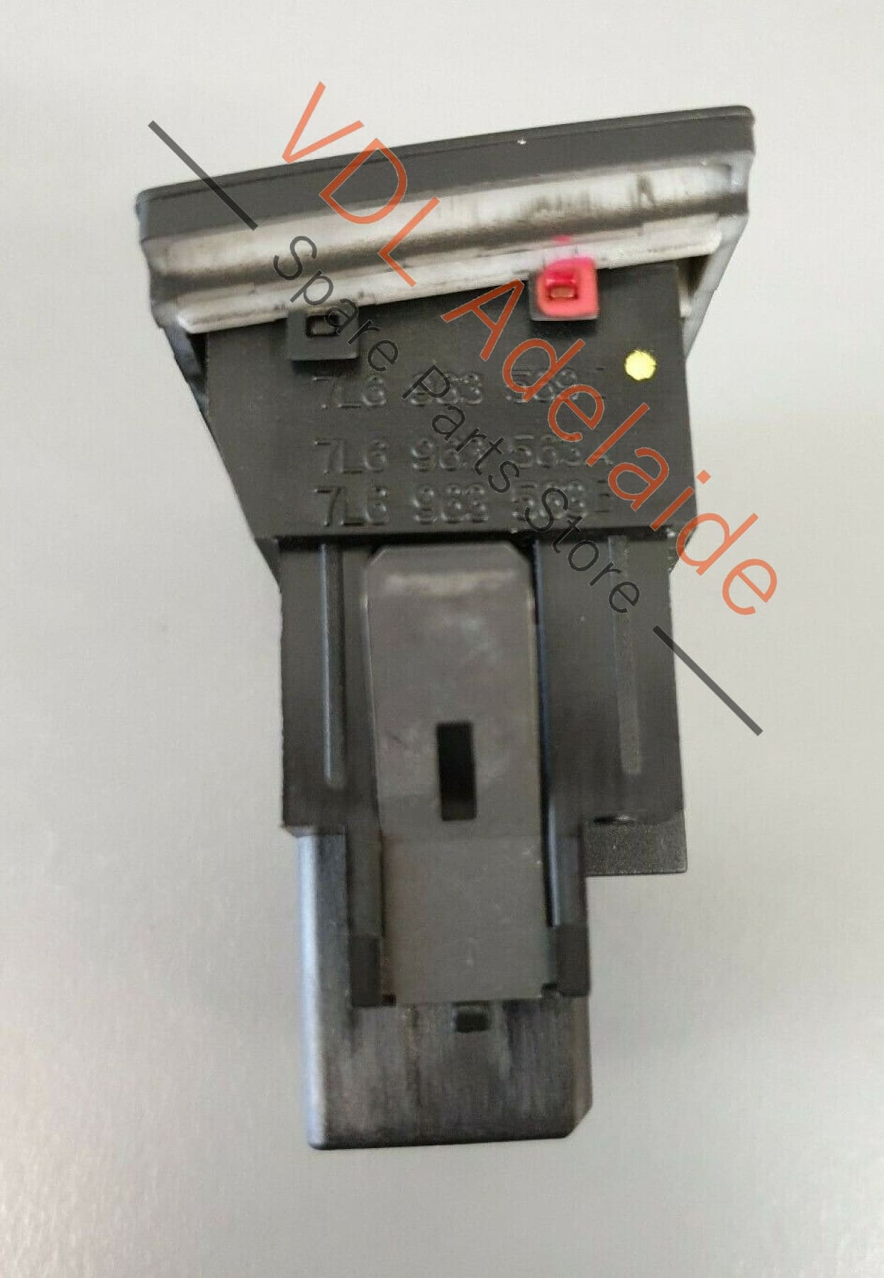 Volkswagen VW Touareg 7L Left Side Rear Back Seat Heater Switch 7L6963569C REG4 7L6963569C