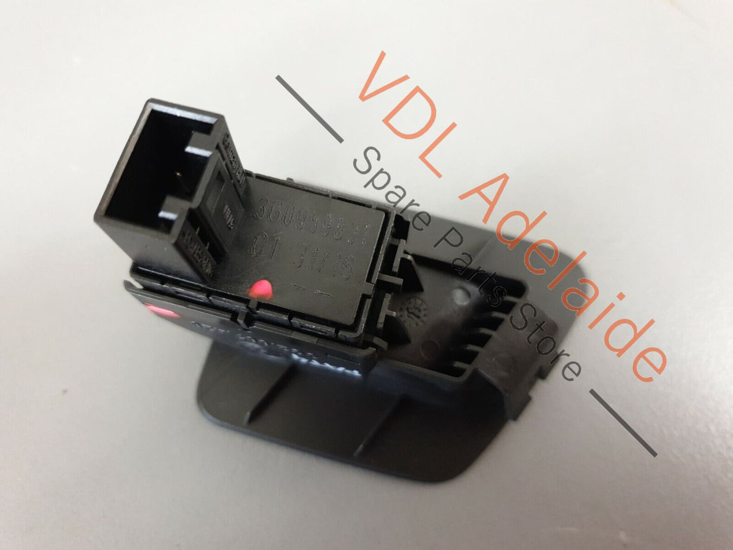 VW Passat Variant B8 3G Electric Tailgate Boot Release Switch 3G0959831 PAT4 3G0959831