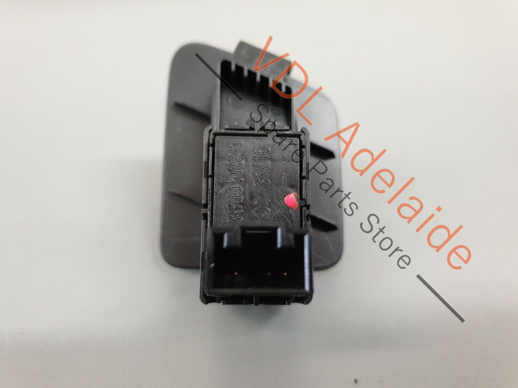 VW Passat Variant B8 3G Electric Tailgate Boot Release Switch 3G0959831 PAT4 3G0959831