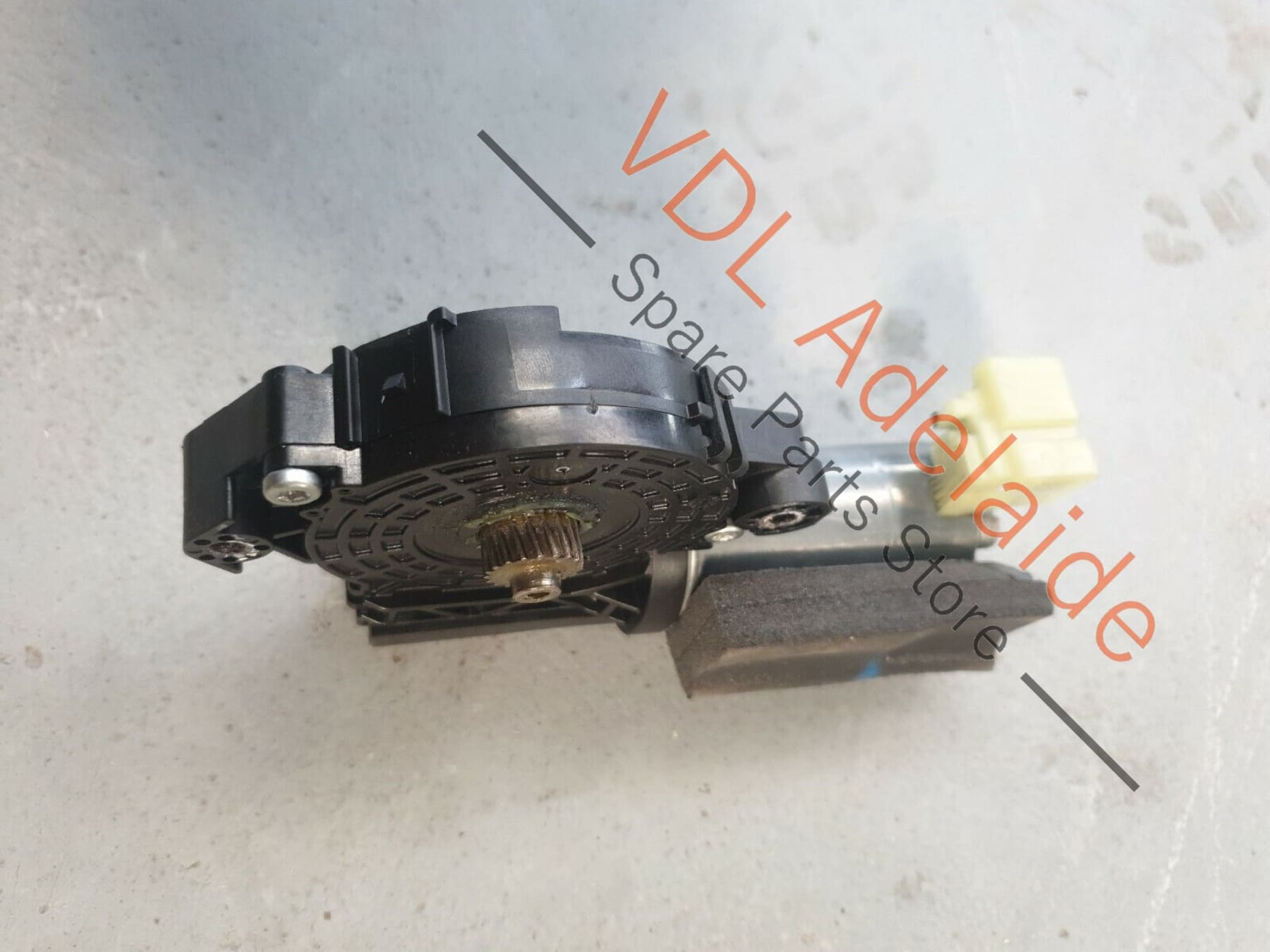 VW Tiguan R Mk2 5NA Panoramic Roof Sliding Motor Front 3G9877795F JES3 3G9877795F 