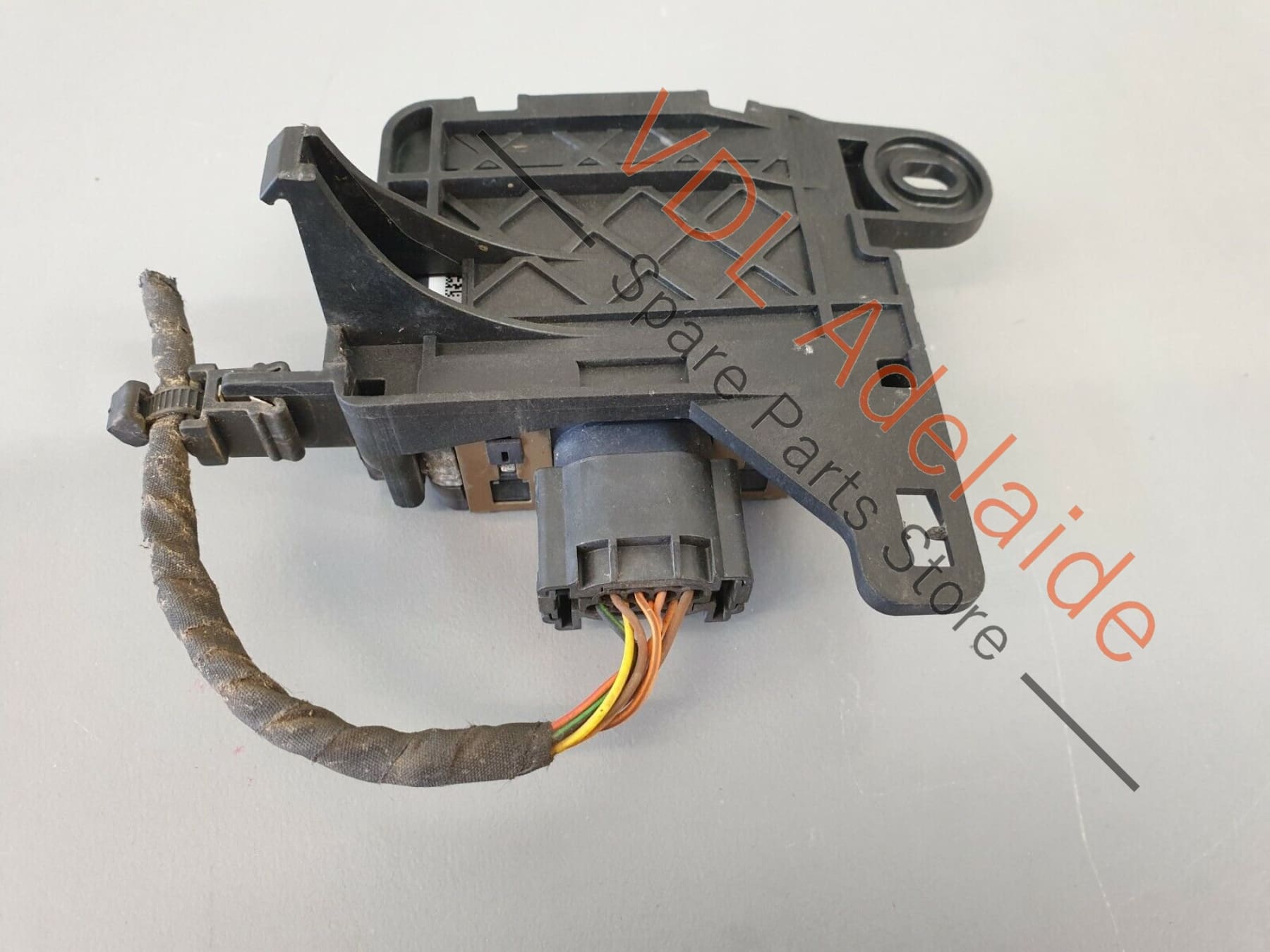 VW Passat R B8 3G Control Unit for Lane Change Assist Slave 3Q0907590C PAT3 3Q0907590C