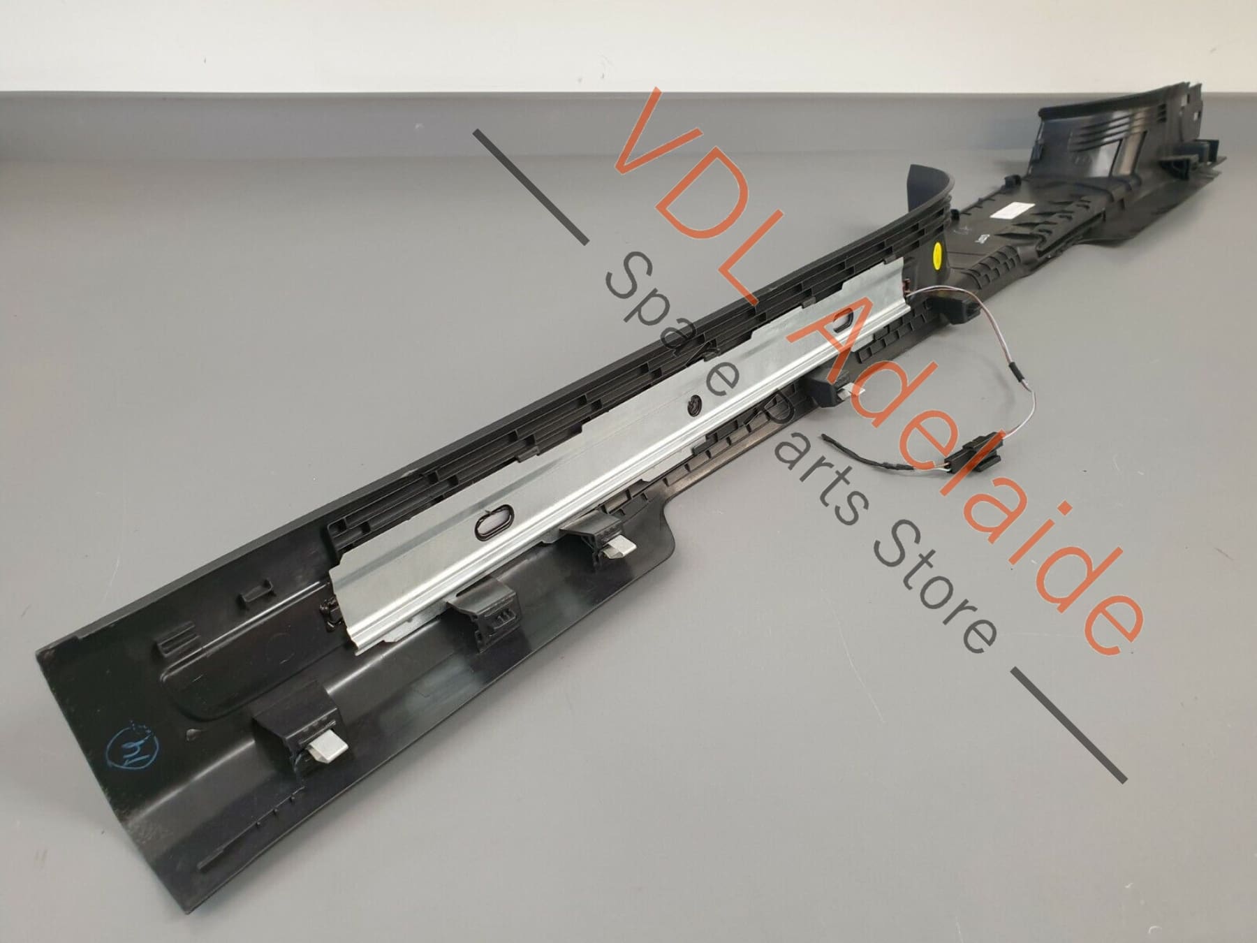 VW Tiguan R-Line Mk2 5NA Allspace Front Left Door Sill Trim Strip 5NN853369 JES3 5NN853369L