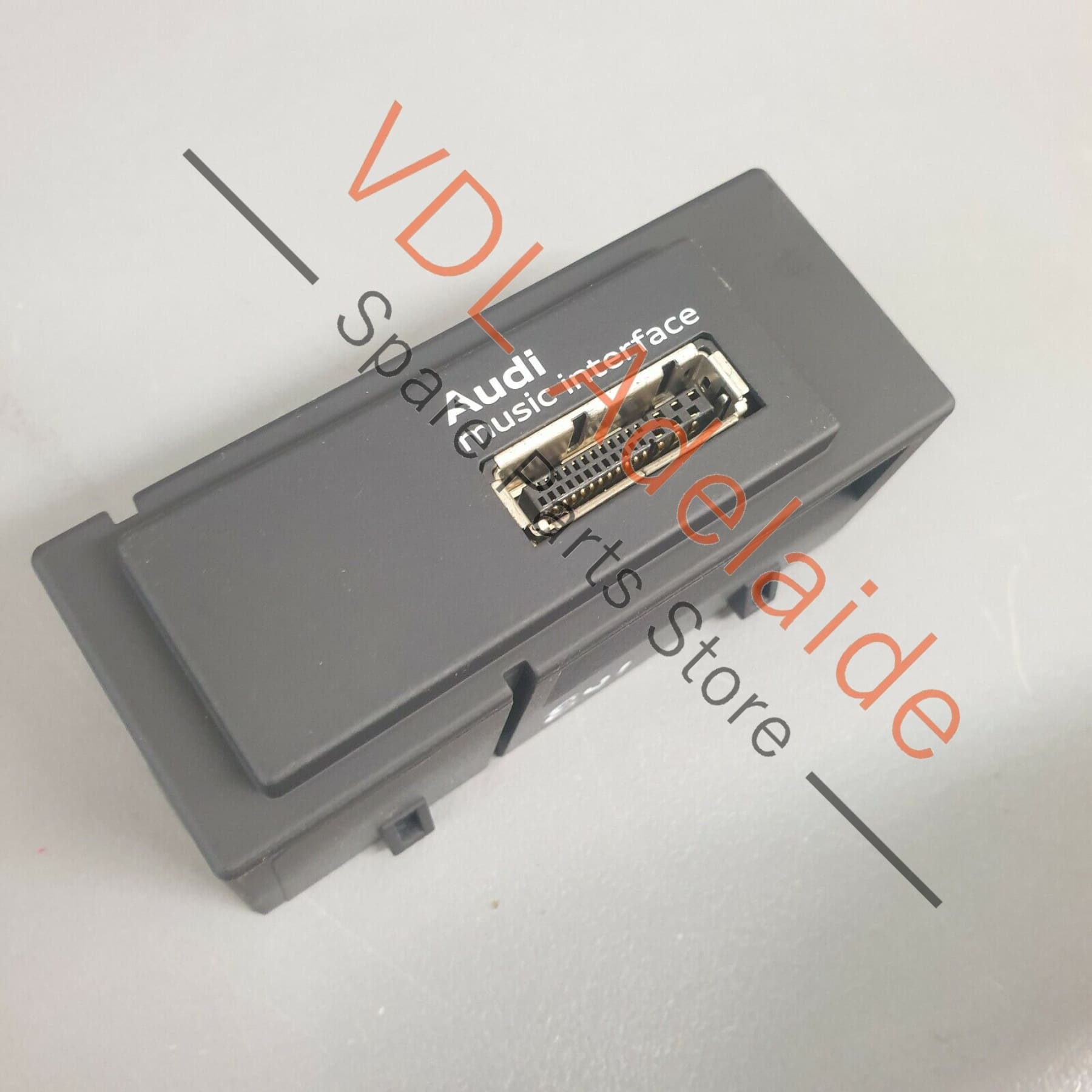 Audi RS3 8V Connection for External Audio Source Aux Port Socket Music ...