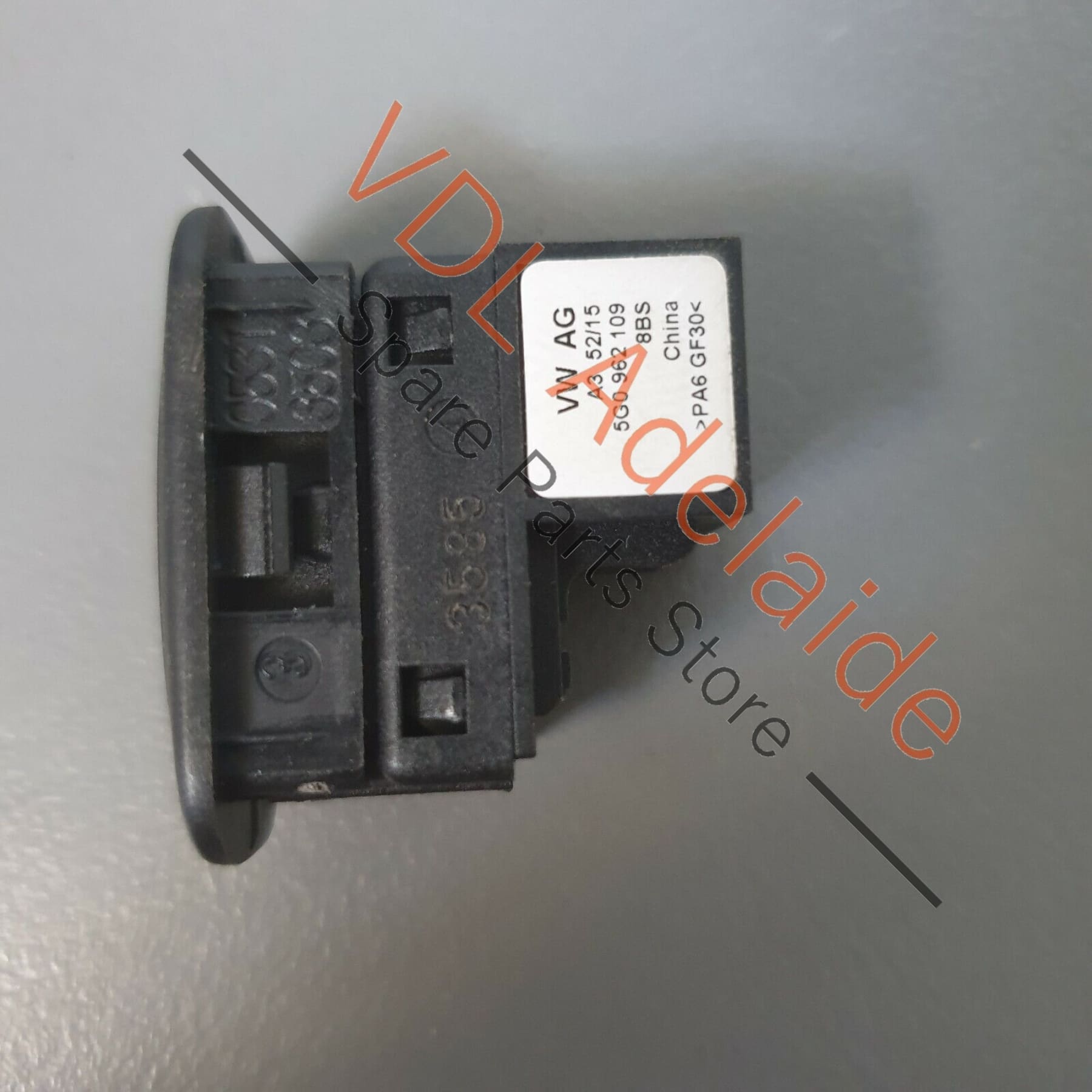 VW Golf R Mk7 Button for Deactivation of Interior Anti Theft Alarm System 5G0962109