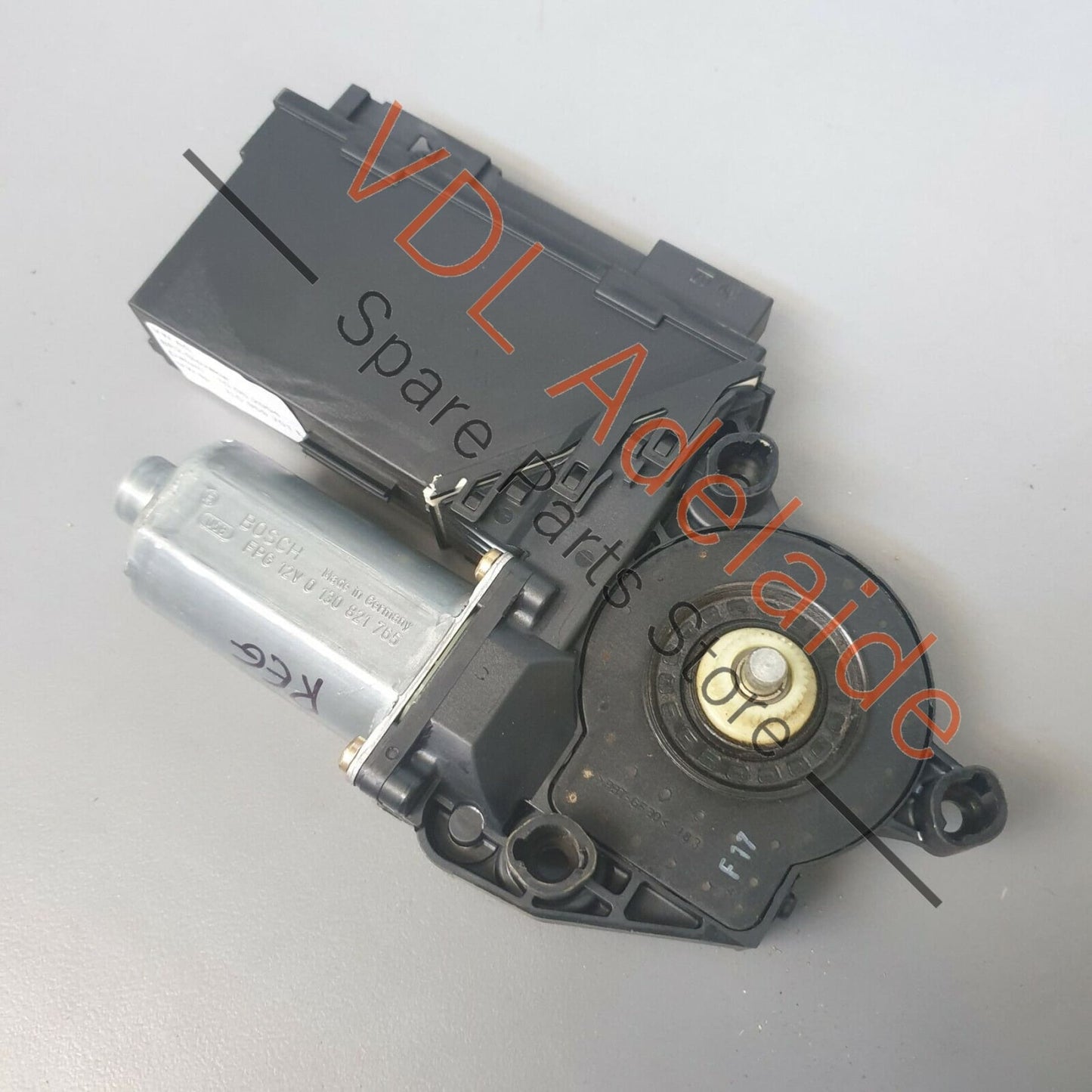 Volkswagen Touareg 7L Drivers Door Window Motor Front Right RHD 7L0959701L 7L0959701L