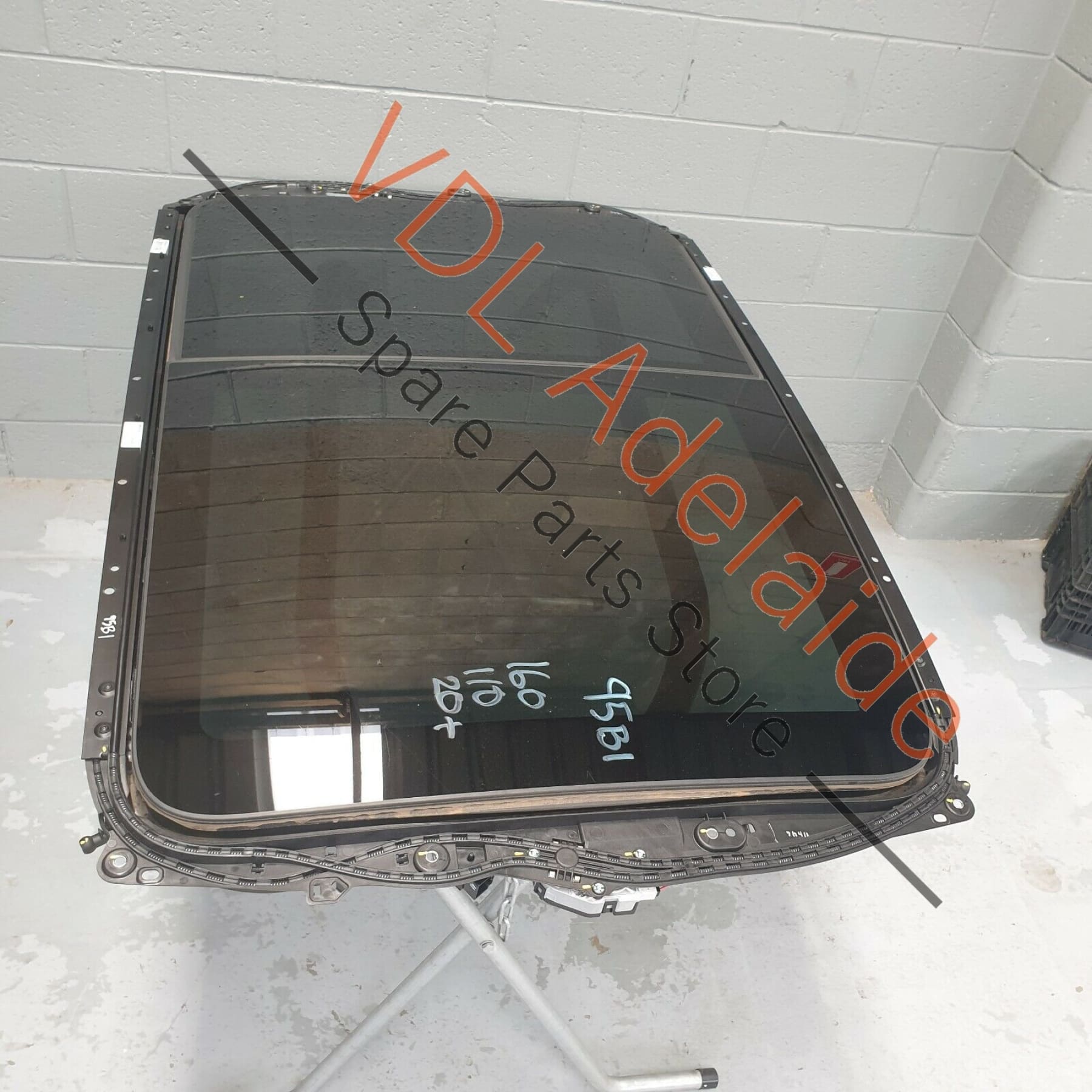 Porsche Macan GTS 95B Complete Panoramic Sunroof with Blind Shade 95B877941A