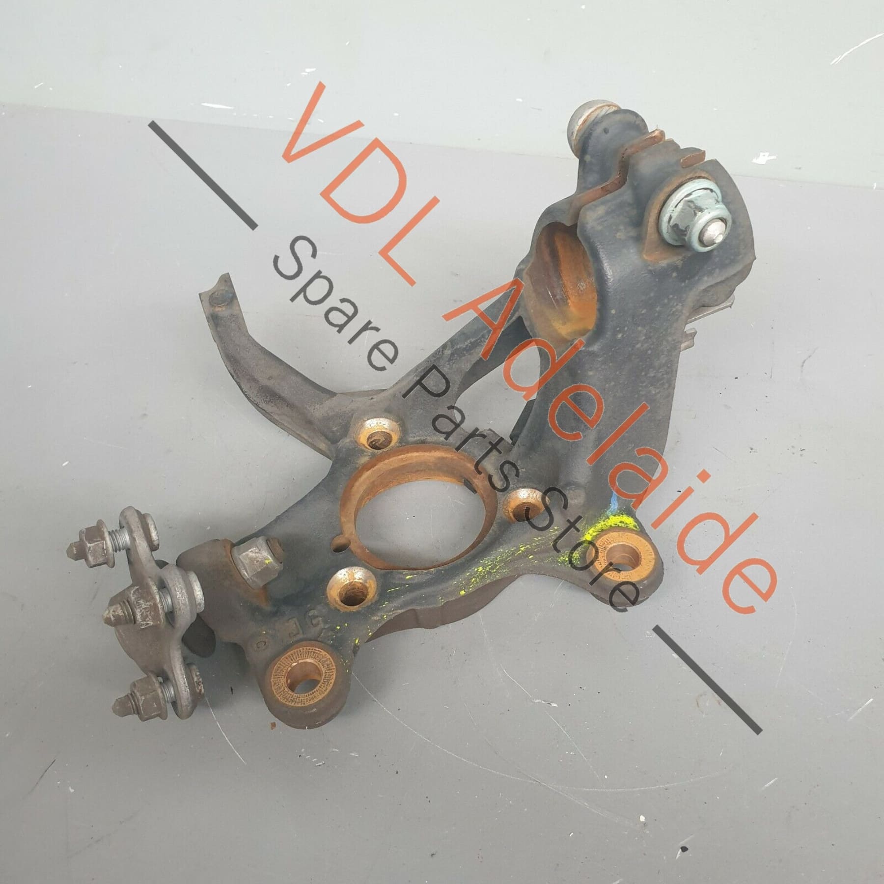 VW Golf MK7 Cast Iron Left Side Stub Axle Hub Knuckle 80mm 5Q0407255Q 5Q0407255R