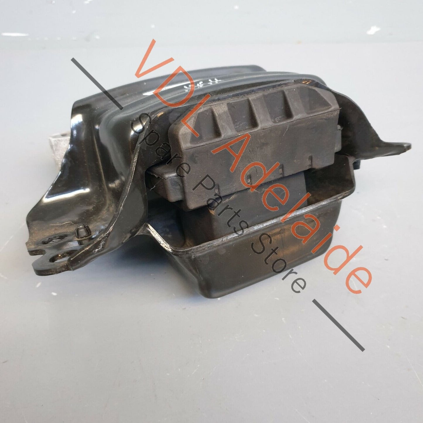 VW Tiguan MQB Mk2 Genuine OEM Gearbox Transmission Mounting 5QA199555G 5QA199555G