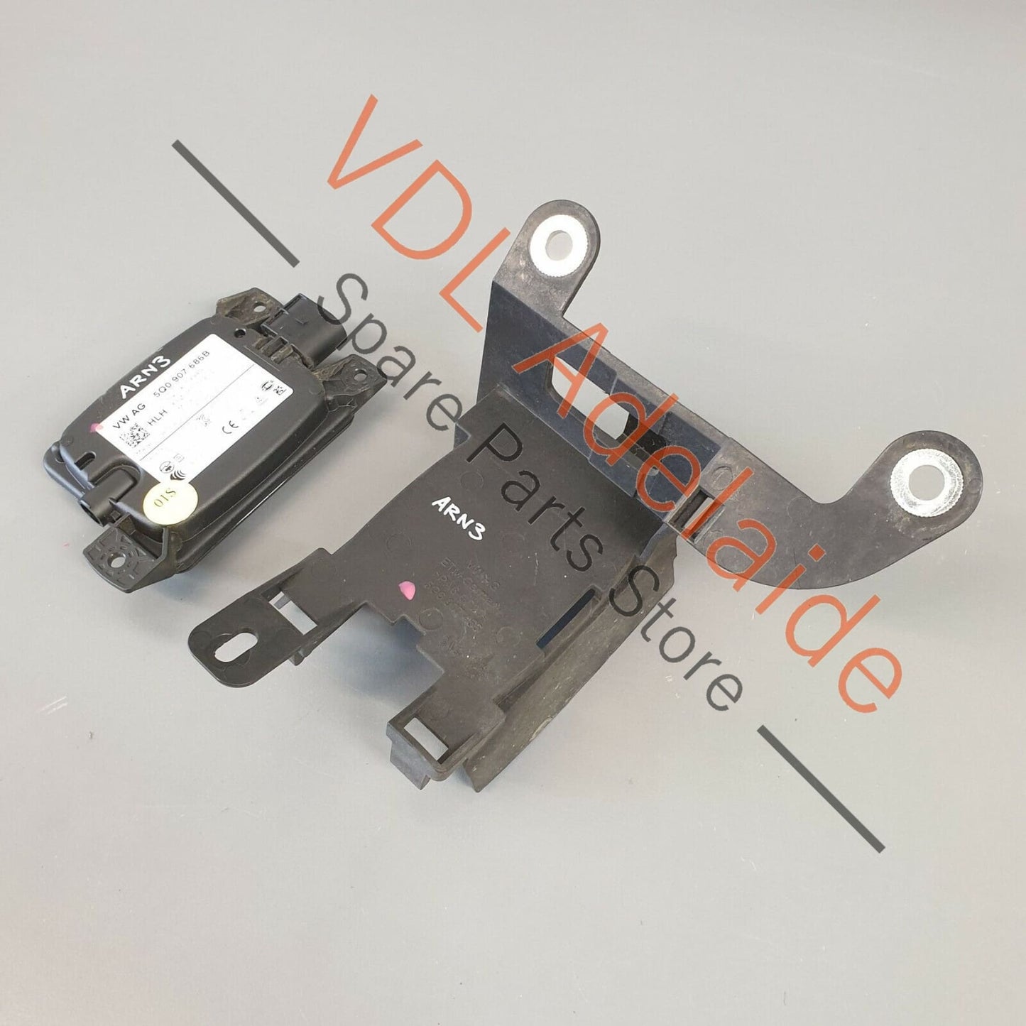 VW Golf R MK7 Right Side Master Control Unit for Blind Spot Detection 5Q0907686B 5Q0907686B