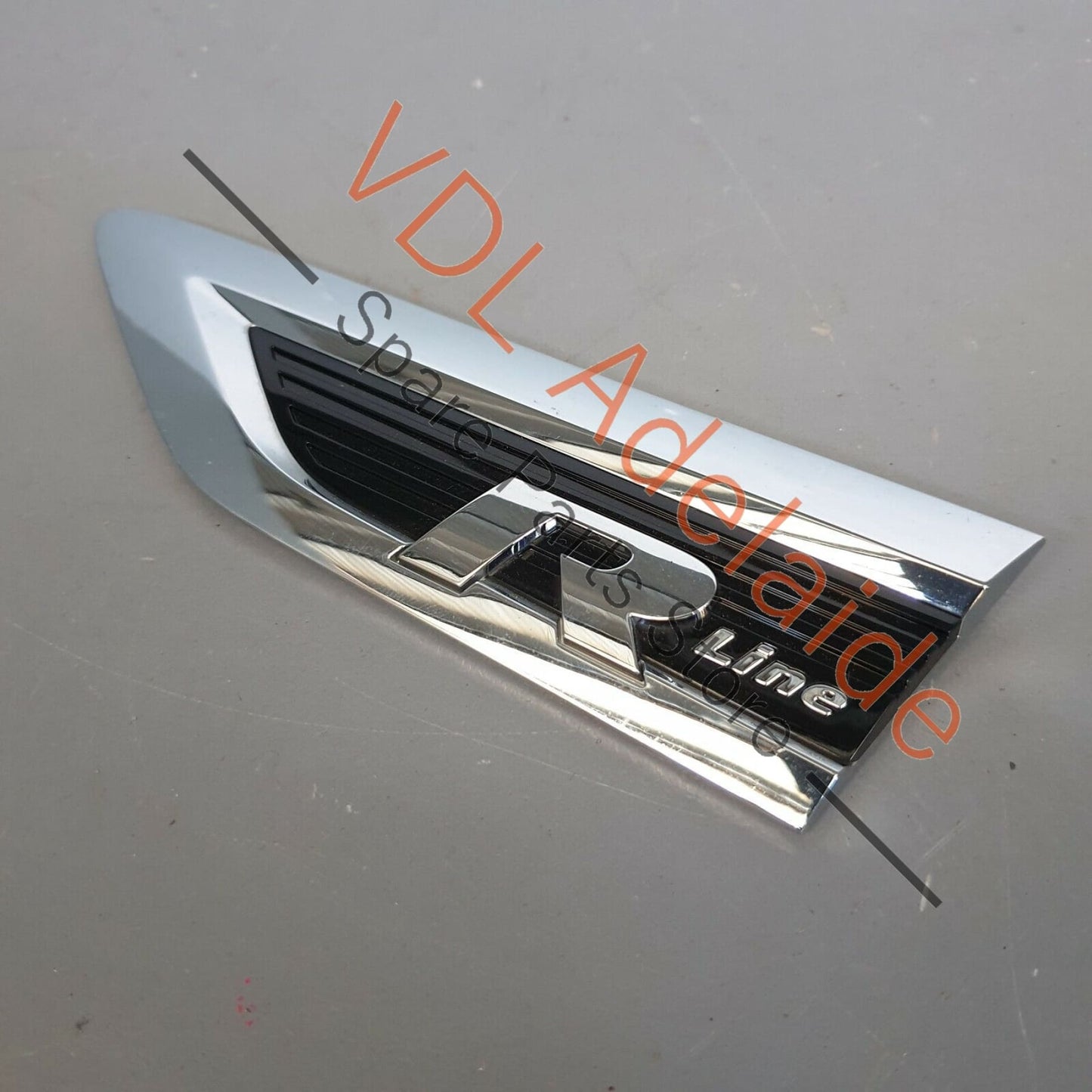 VW Tiguan MQB Mk2 Front Left Mud Guard Fender Chrome Badge R Line 5NA853688A 5NA853688A