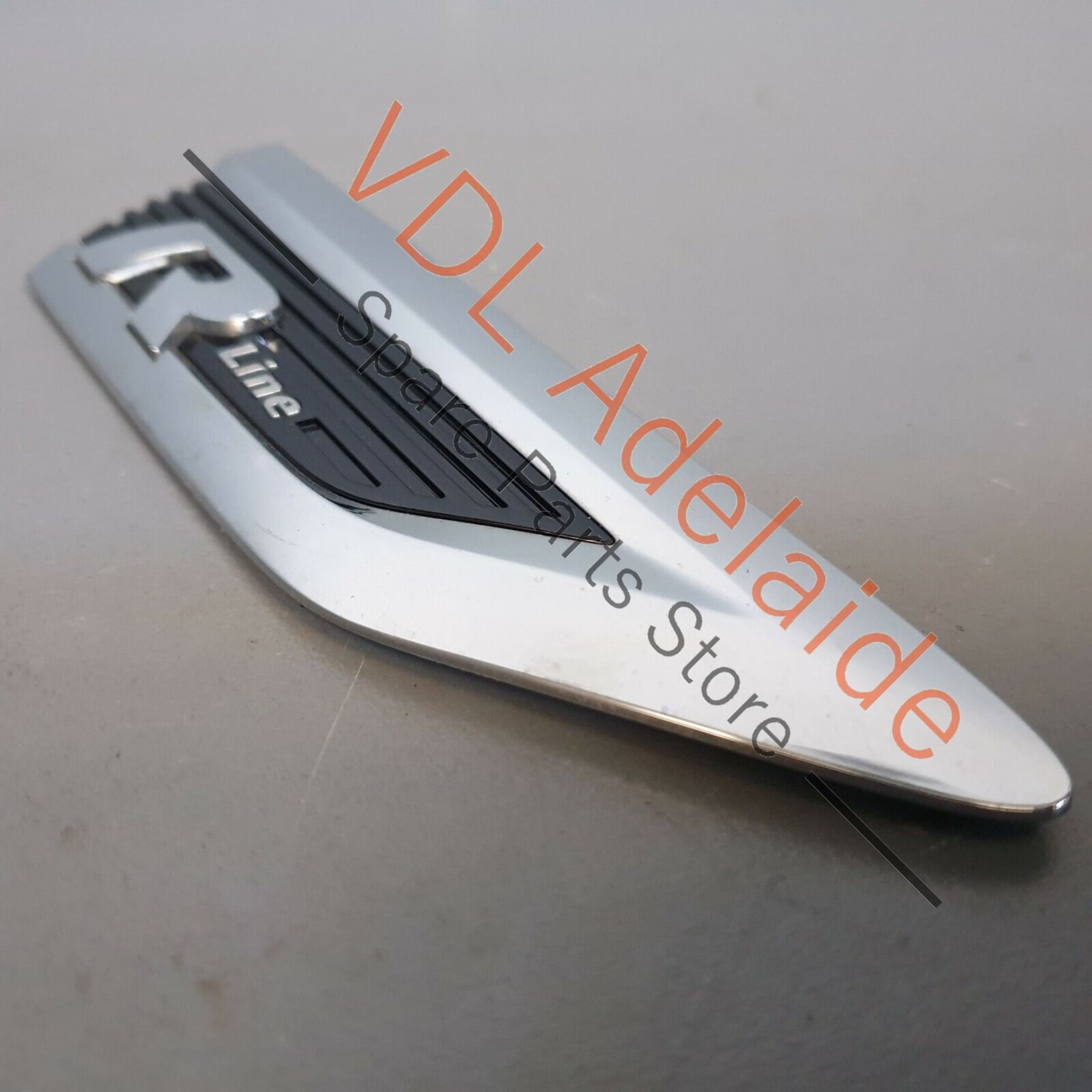 VW Tiguan MQB Mk2 Front Right Mud Guard Fender Chrome Badge R Line 5NA853688B 5NA853688B