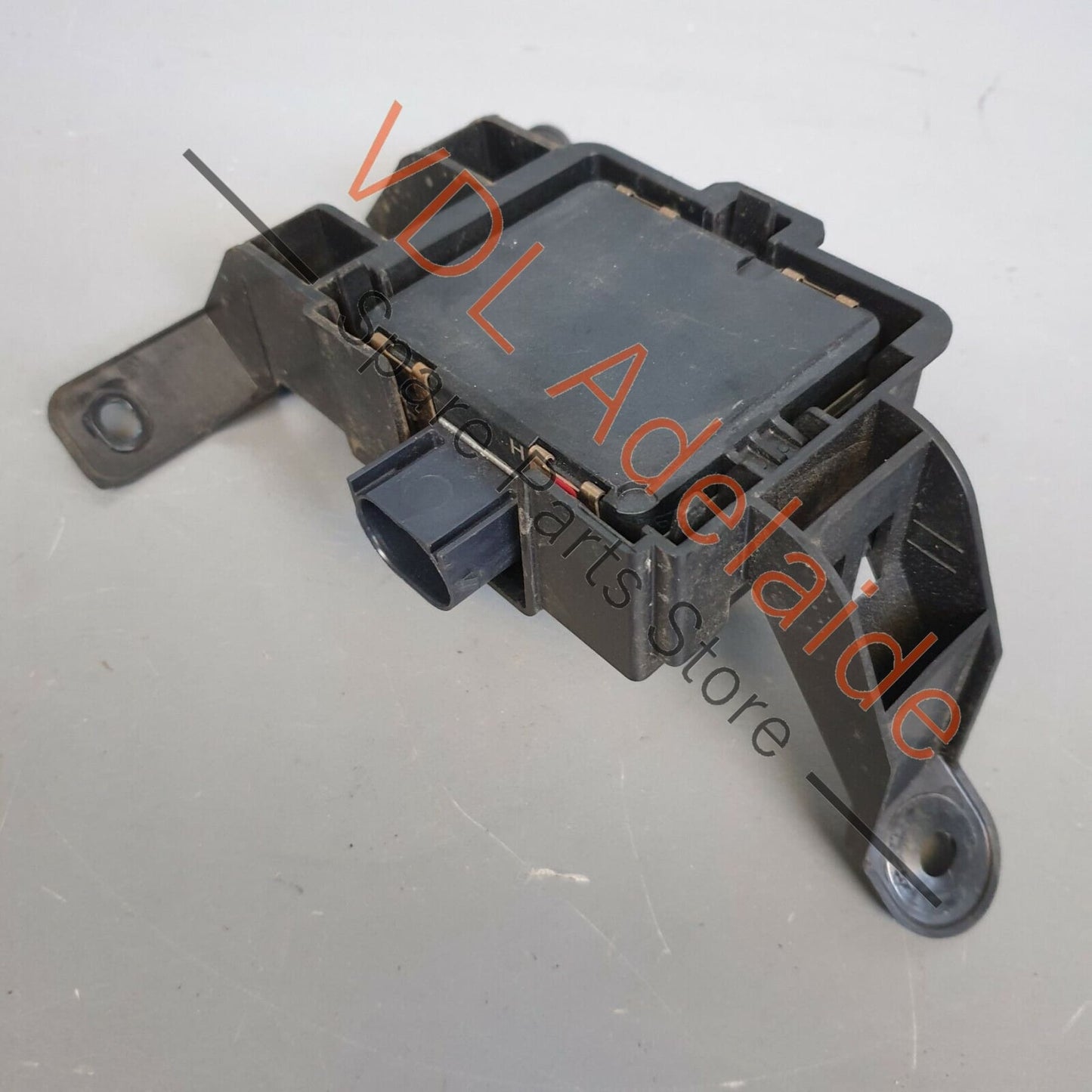 VW Tiguan MQB Mk2 Rear Left Lane Change Assist Slave Control Unit 3Q0907590E 3Q0907590E