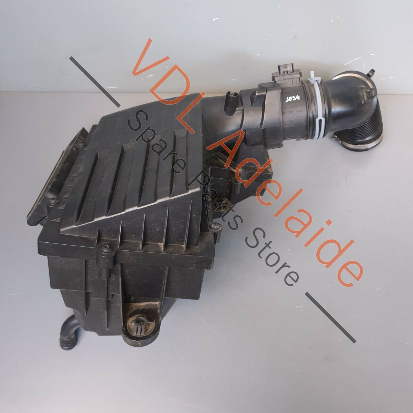 VW Tiguan MQB Mk2 1.6 2.0L Diesel Air Filter Box Assembly with Air Mass Meter 5Q0129607AA