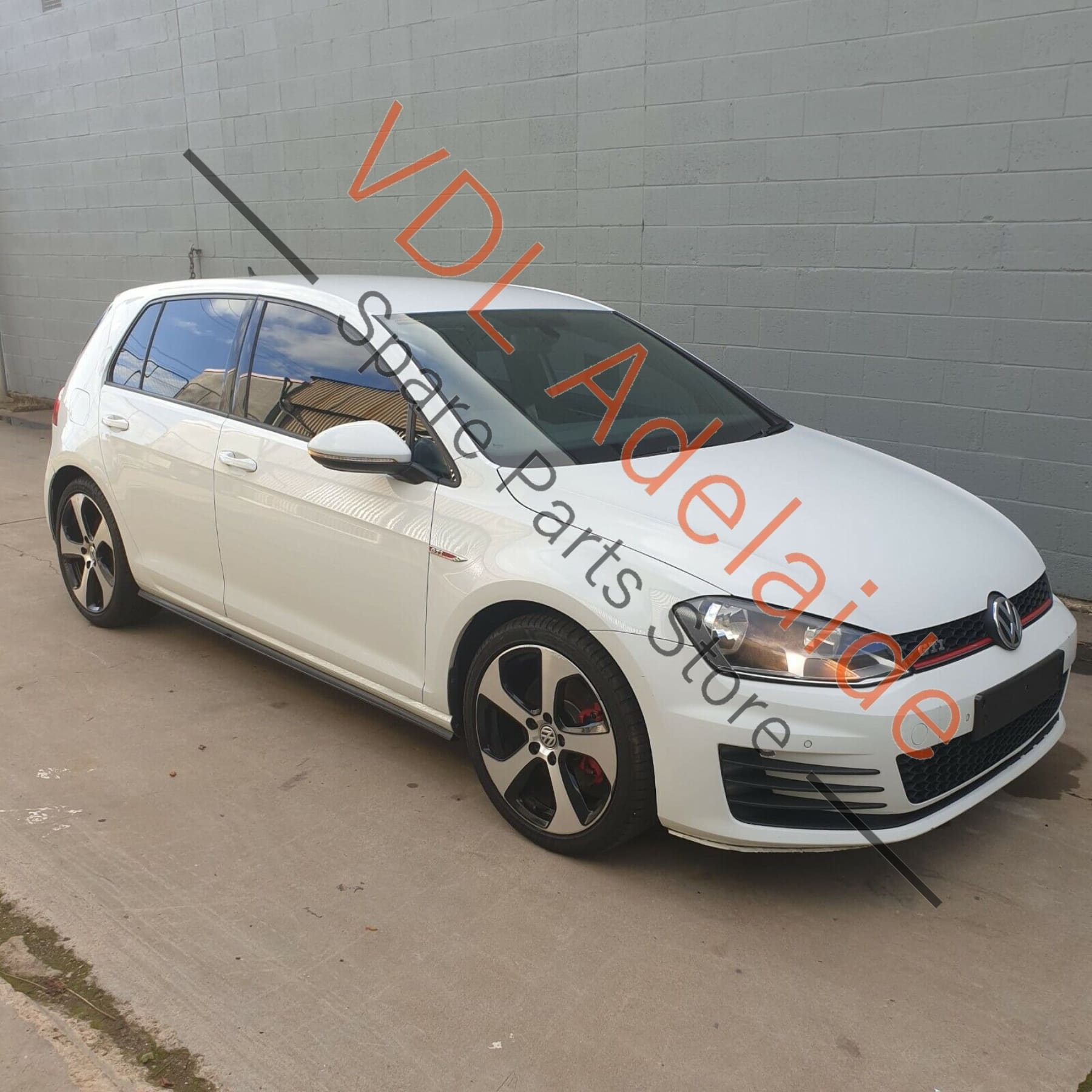 VW Golf GTi Mk7 Shark Fin Antenna Aerial Roof Mounted 5Q0035507Q