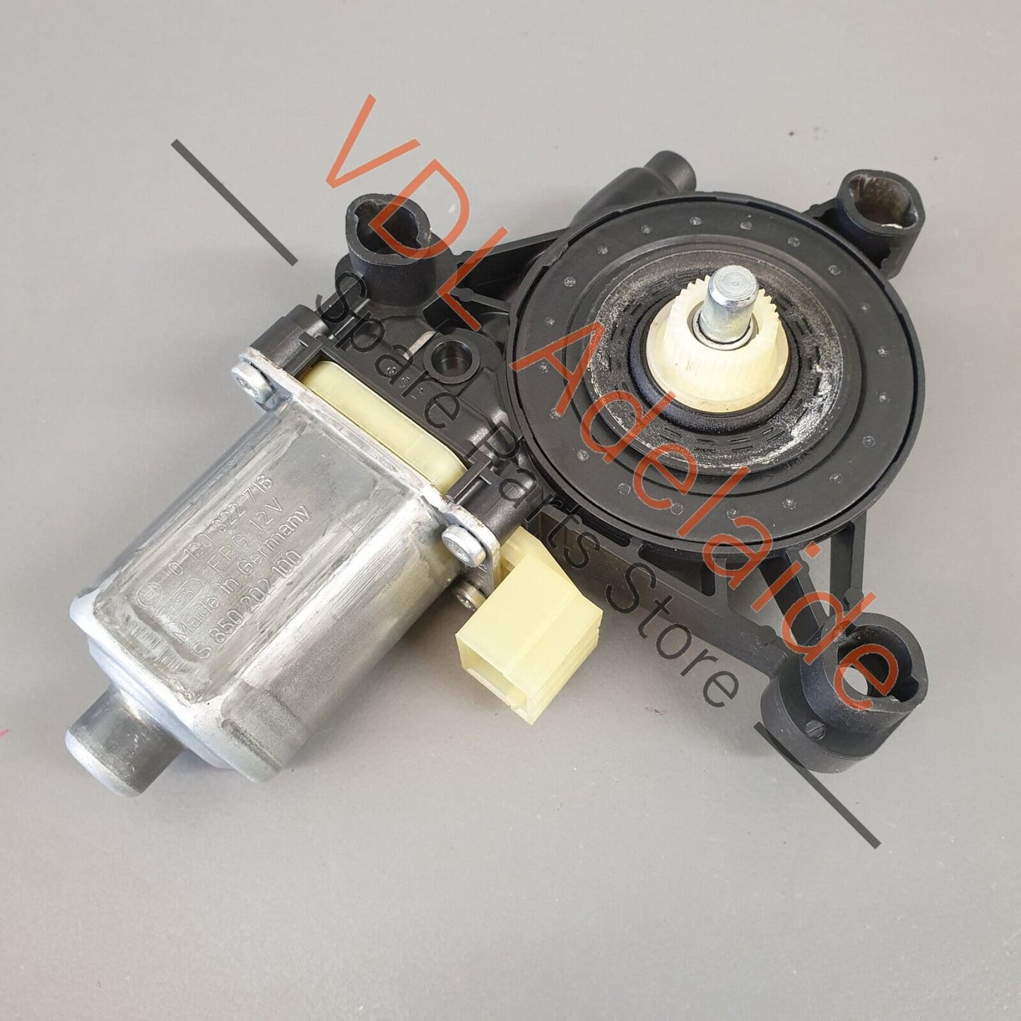 Audi RS3 8V Front Left Window Regulator Motor 5Q0959802B