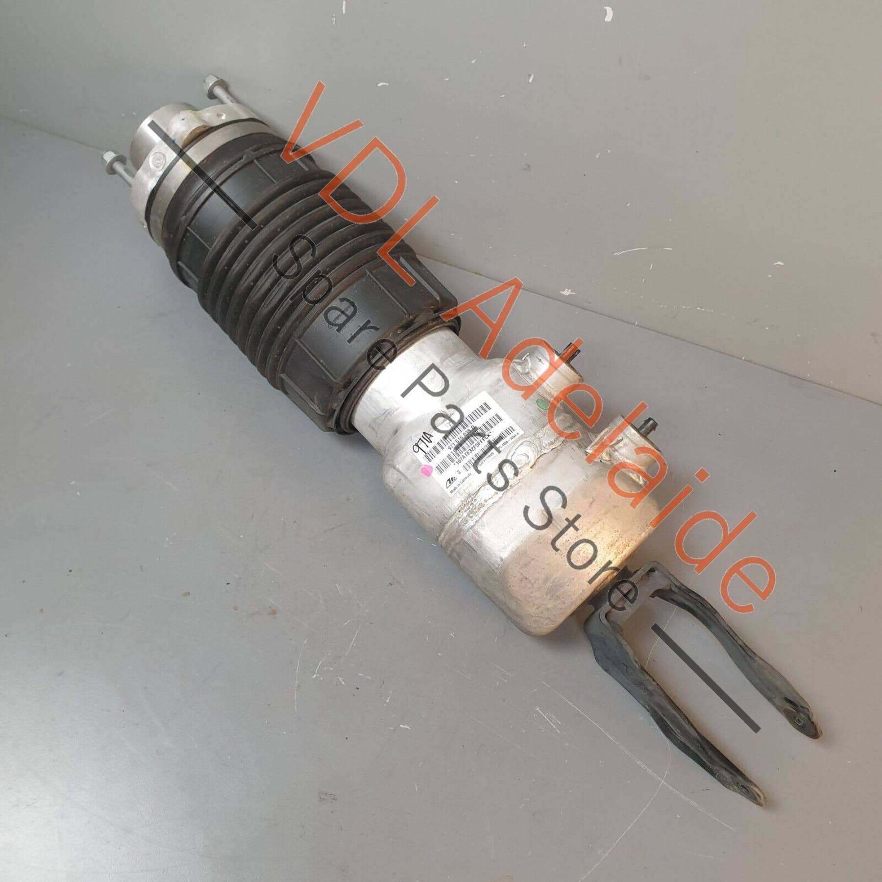 Porsche Panamera 971 Right RHS Front Suspension Air Spring Strut Shock Absorber 971616038G