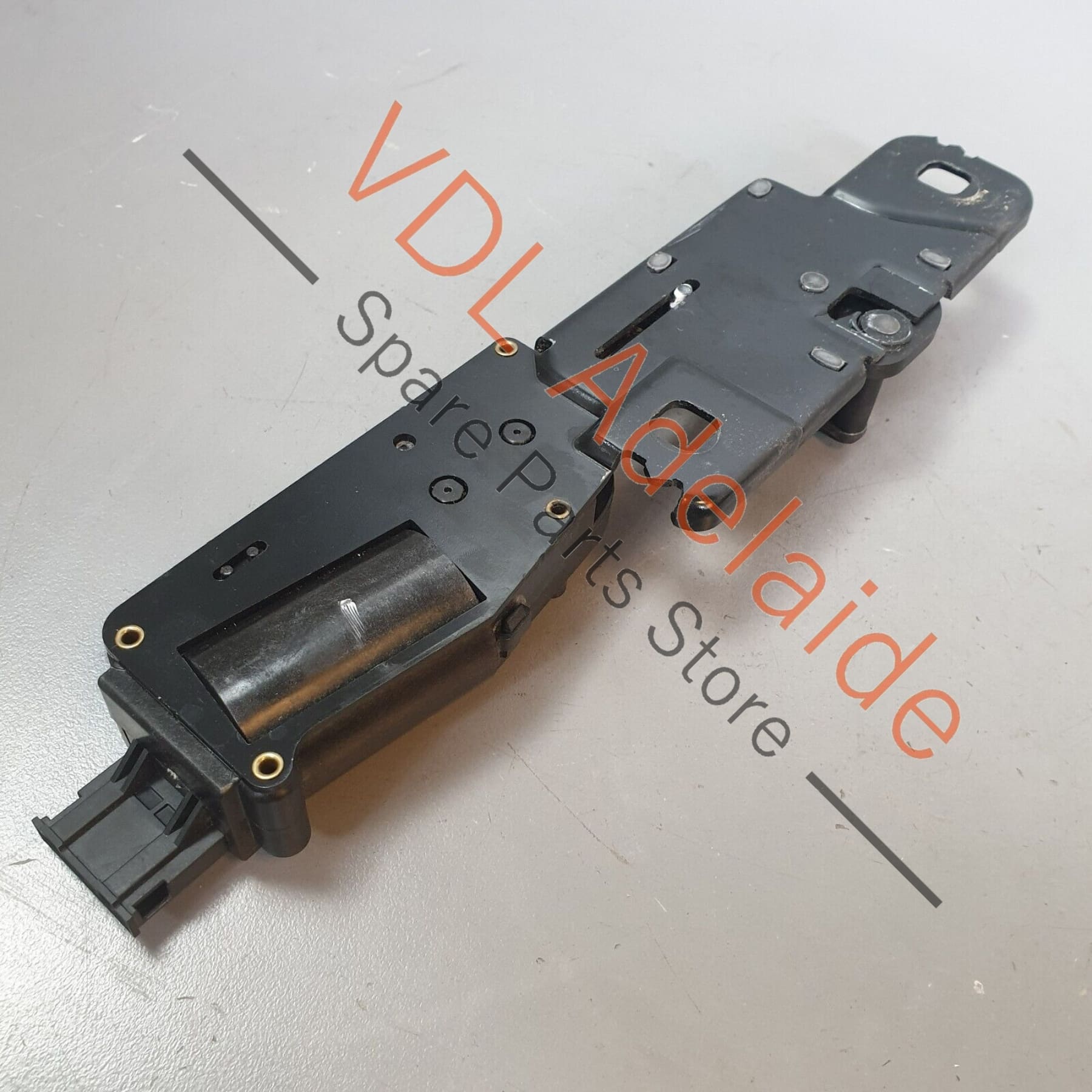 Audi A8 4H Striker Plate Latch Catch for Auto Close Boot Tailgate 4H0827383A 4H0827383A