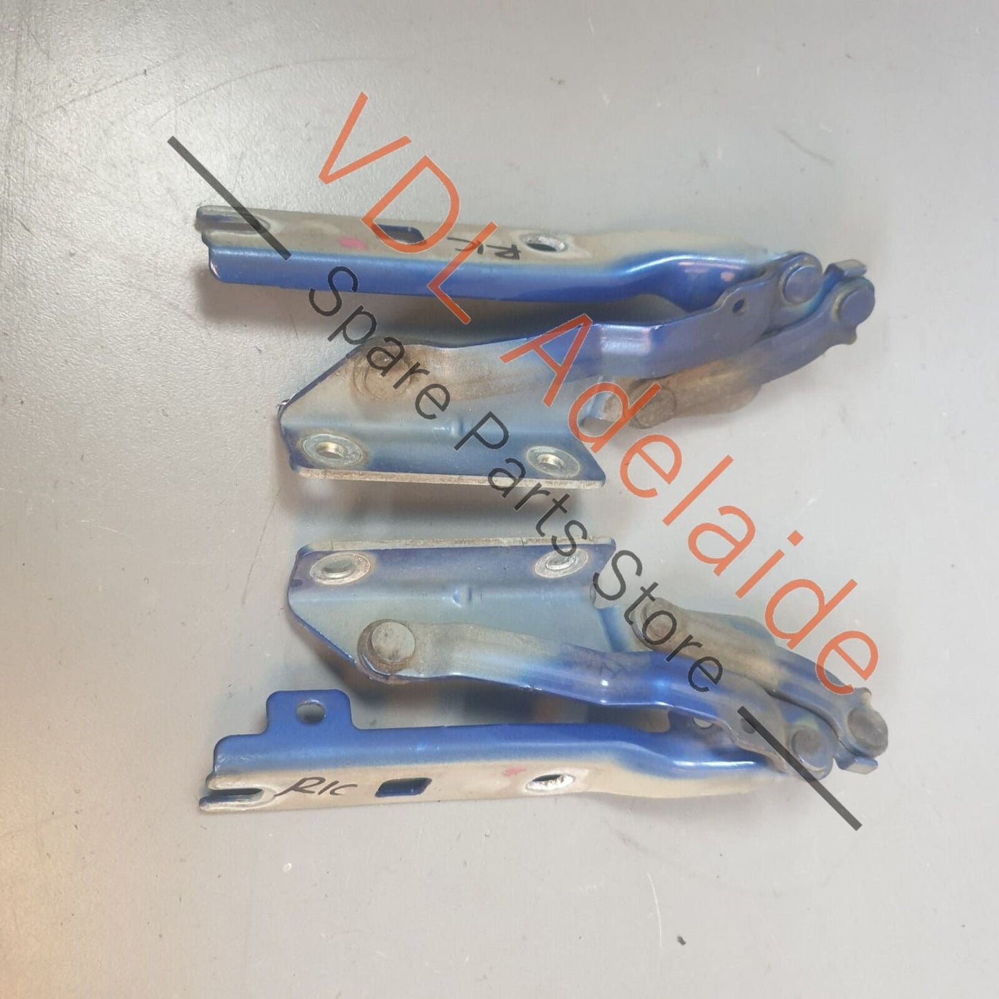 VW Golf MK5 TSI TDI GTI R32 Pair of Bonnet Hinges Hinge Left & Right 5K0823301B